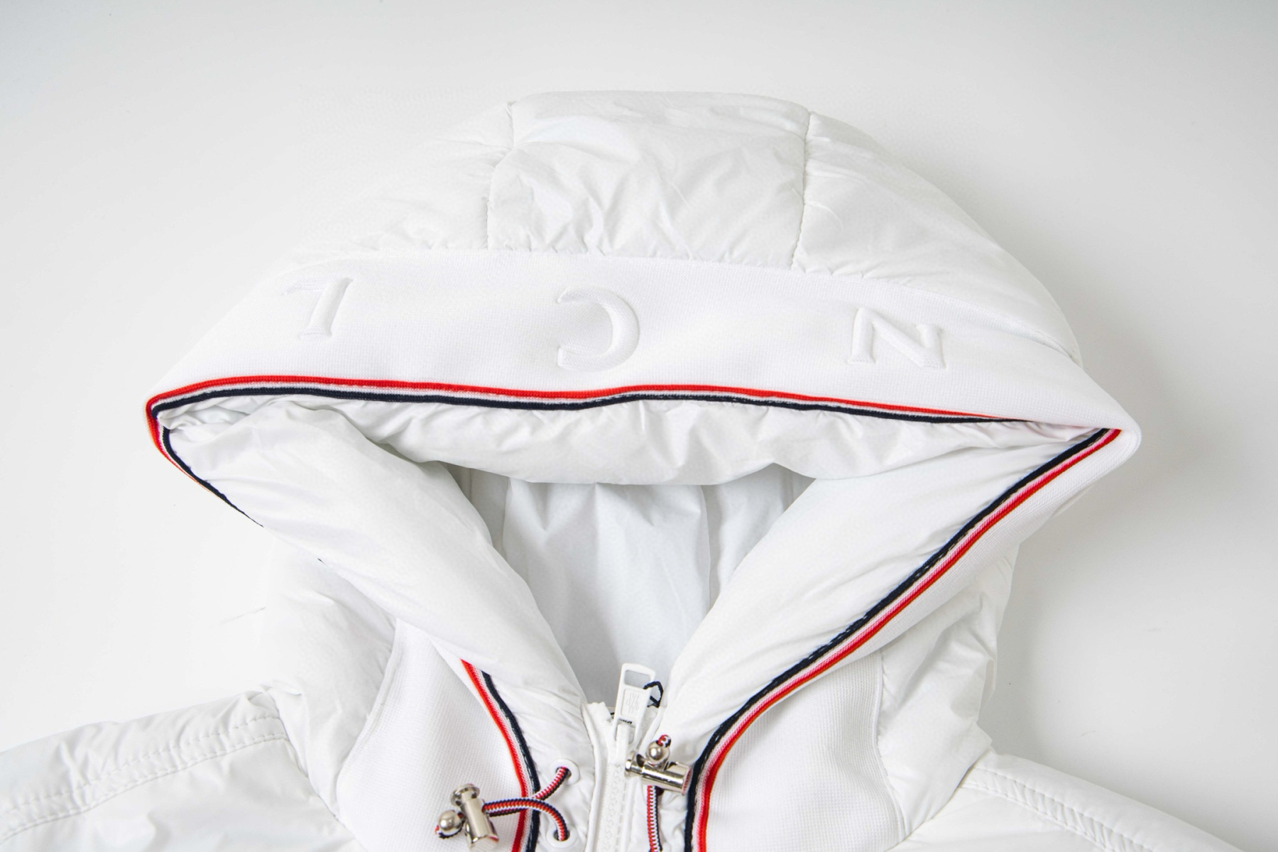 【MONCLER 公式旗艦店】モンクレール ダウンジャケット ご好評に付き再入荷！