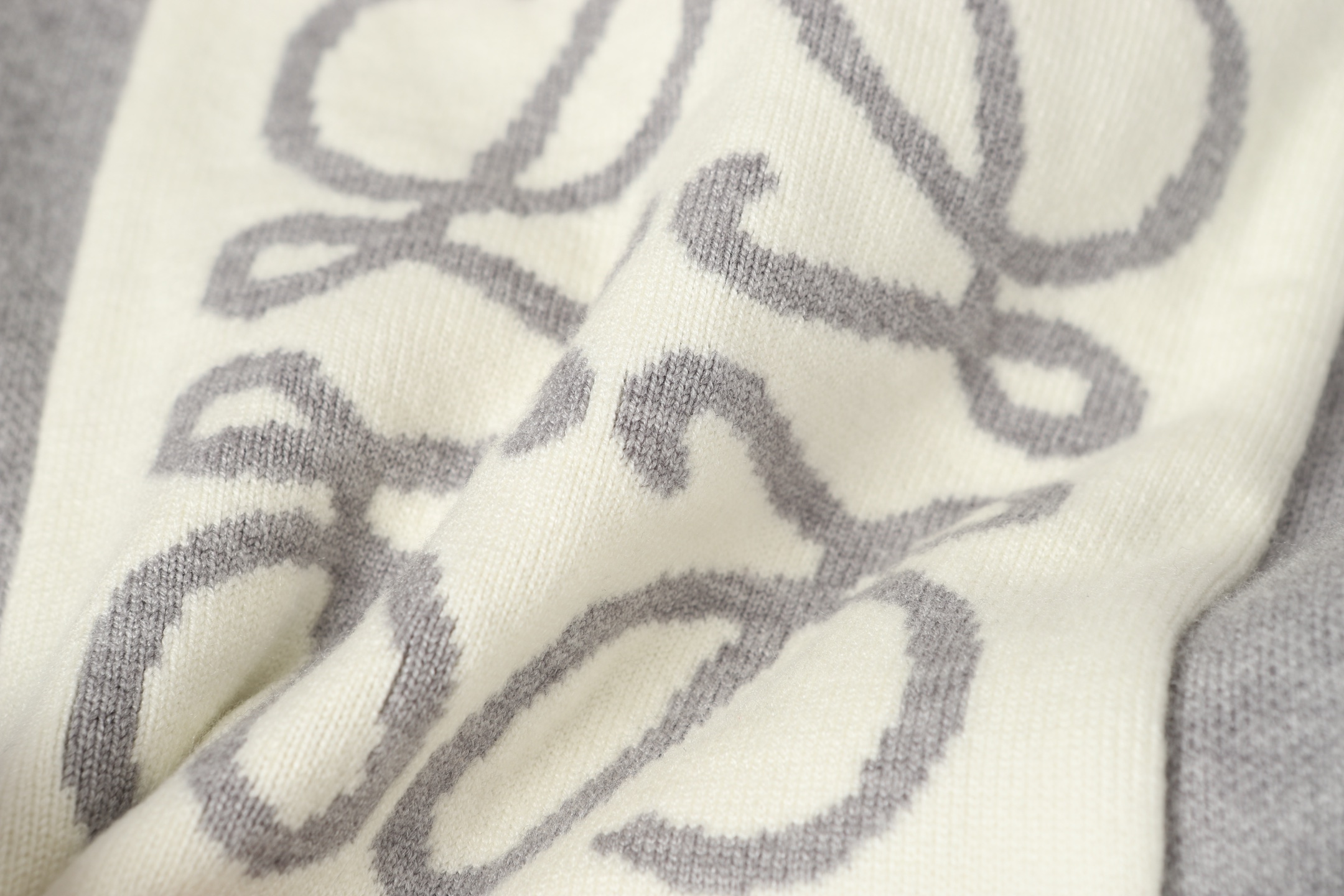 【LOEWE旗艦店】ロエベ セーター 男女兼用 ご好評に付き再入荷！