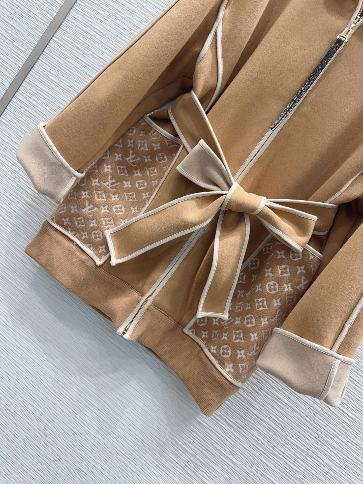 【LOUIS VUITTON旗艦店】ルイヴィトン オーバーコート ご好評に付き再入荷！