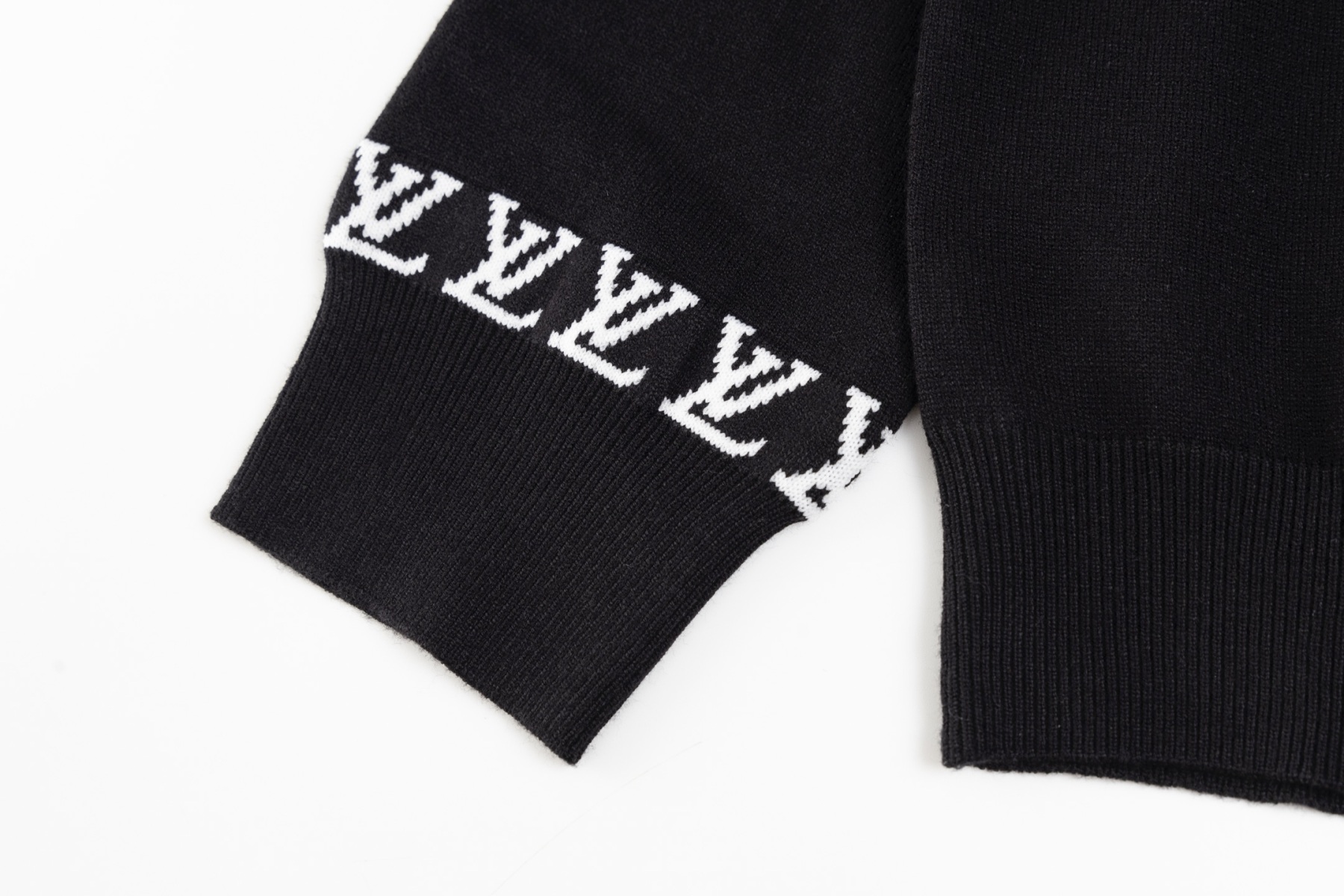 【LOUIS VUITTON旗艦店】ルイヴィトン セーター ご好評に付き再入荷！