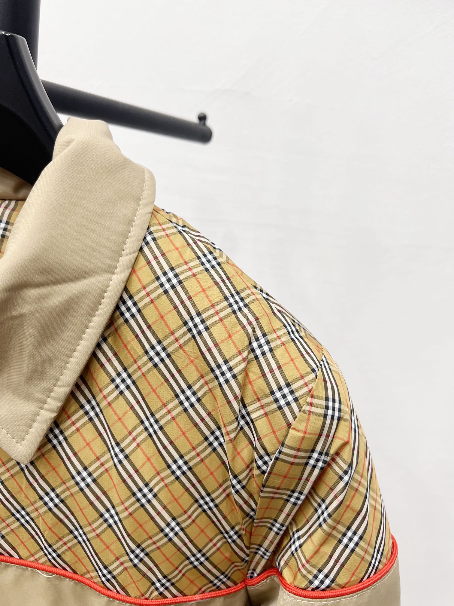 【BURBERRY旗艦店】バーバリー 綿服のコート ご好評に付き再入荷！