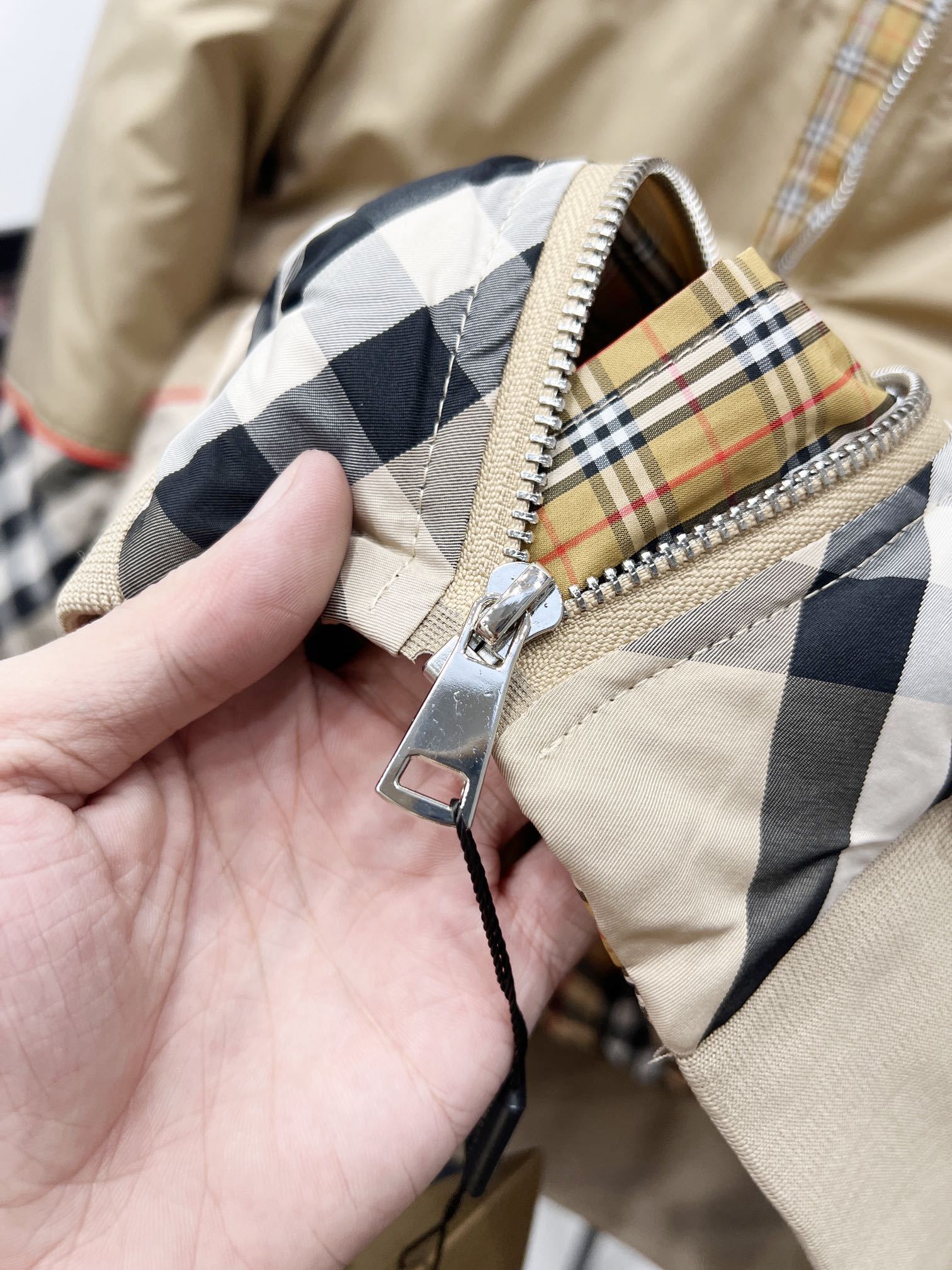 【BURBERRY旗艦店】バーバリー 綿服のコート ご好評に付き再入荷！