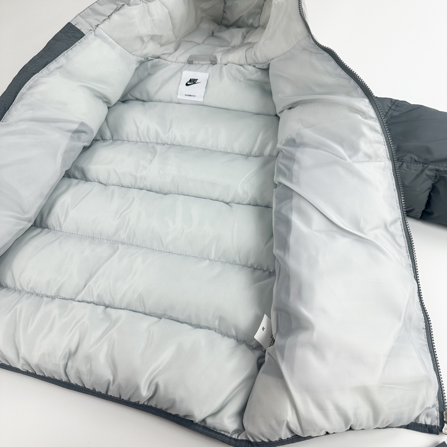 【NIKE公式旗艦店】ダウンジャケット 男女兼用 ご好評に付き再入荷！