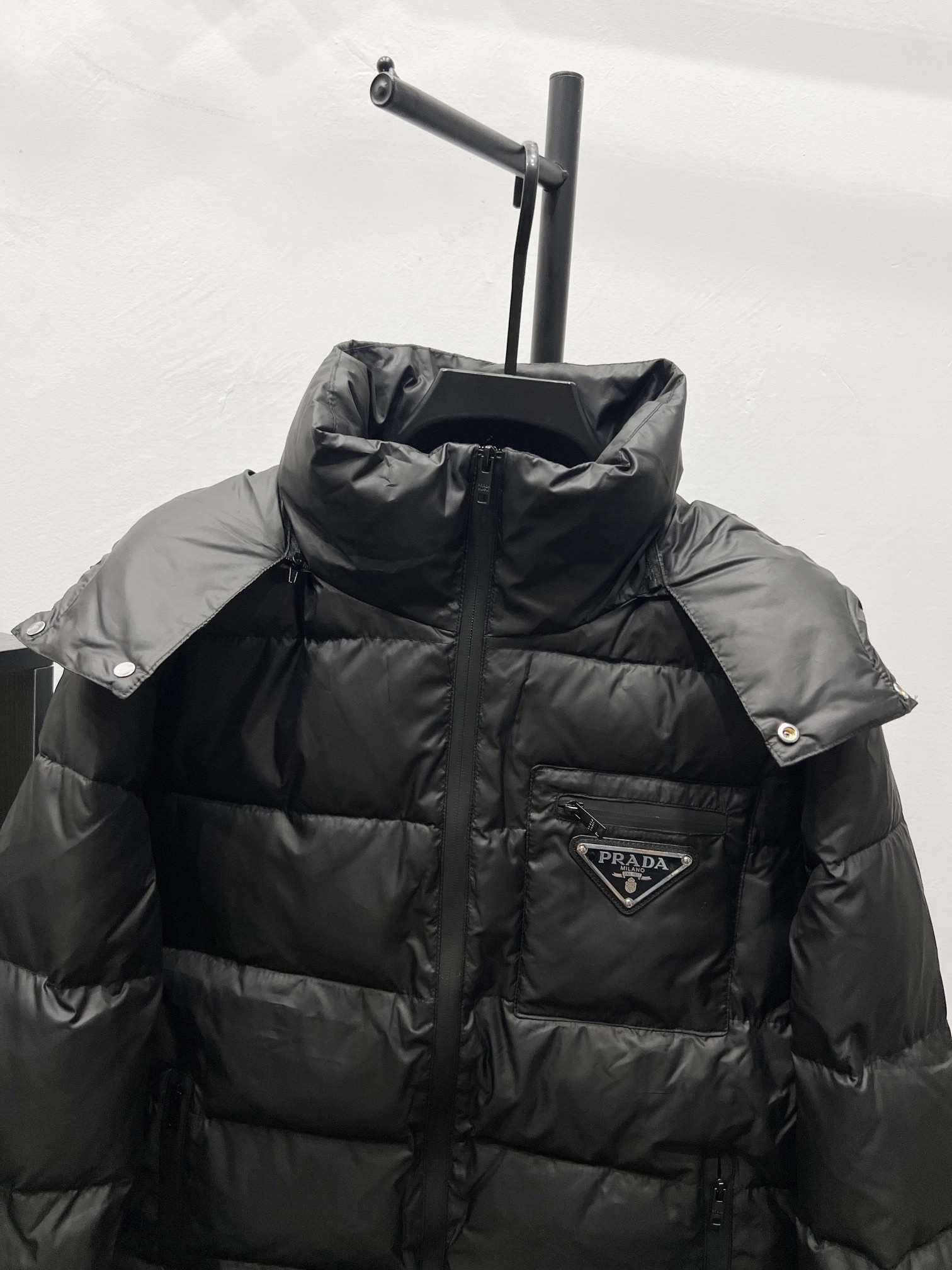 【PRADA旗艦店】ダウンジャケット、ご好評に付き再入荷！