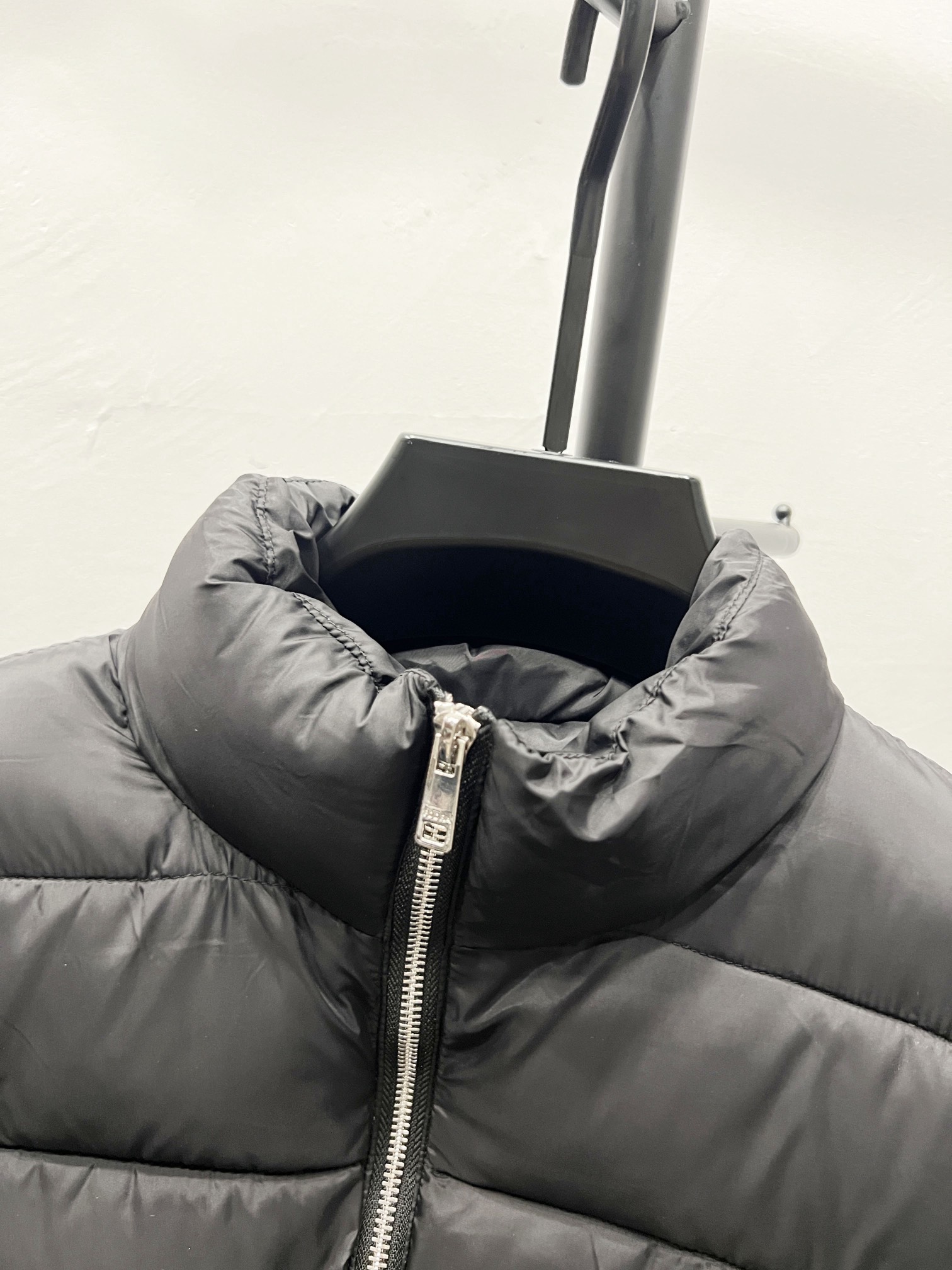 【PRADA旗艦店】ダウンジャケット、ご好評に付き再入荷！