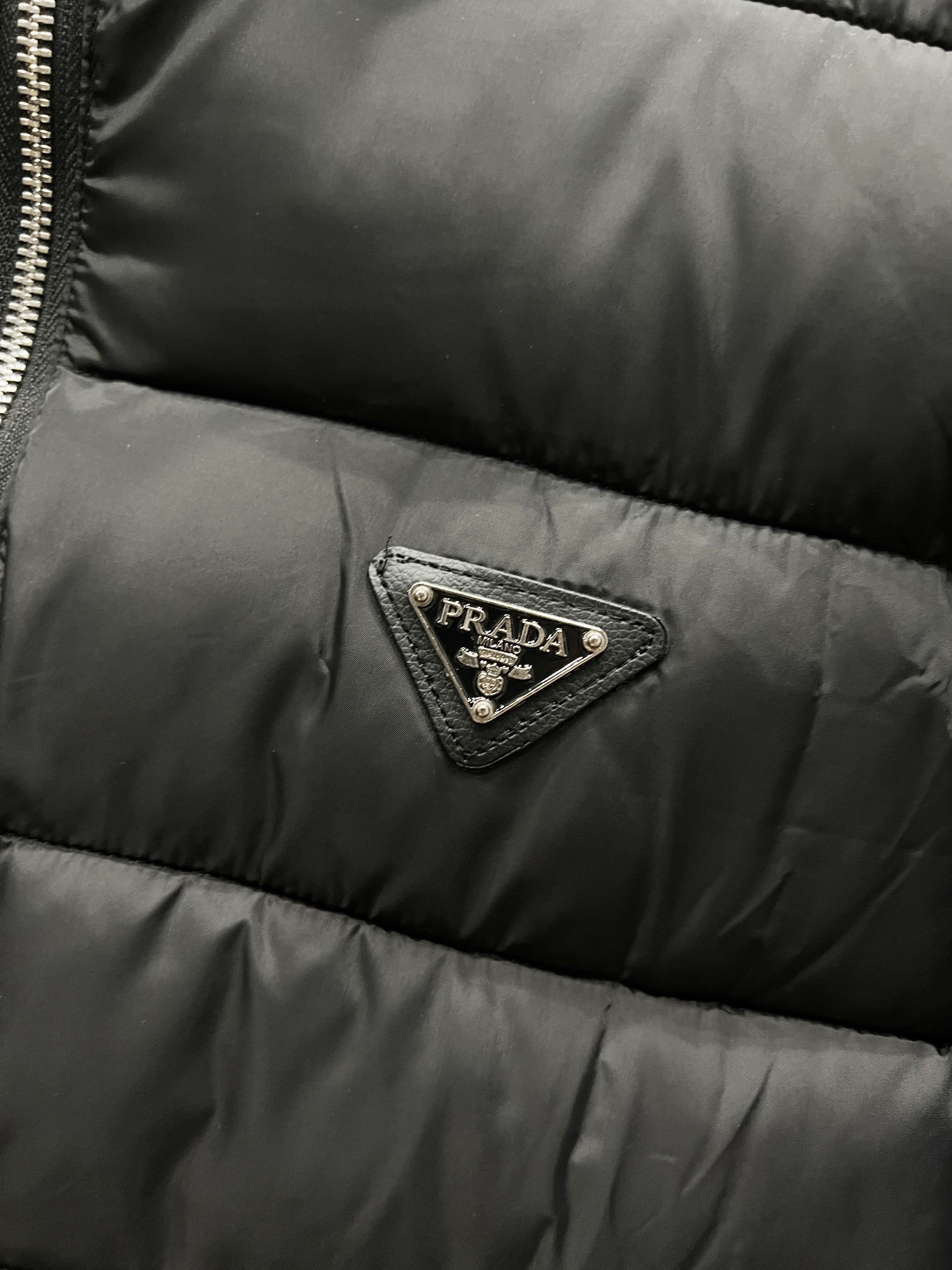 【PRADA旗艦店】ダウンジャケット、ご好評に付き再入荷！