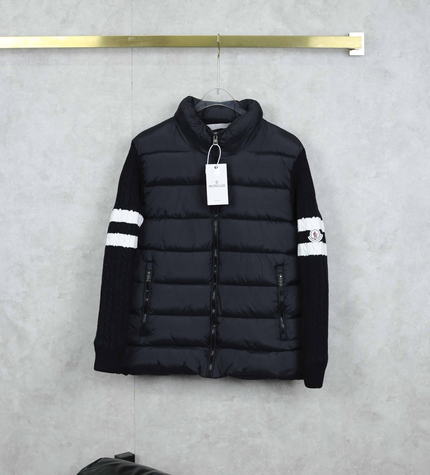 【MONCLER 公式旗艦店】モンクレール ダウンジャケット ご好評に付き再入荷！