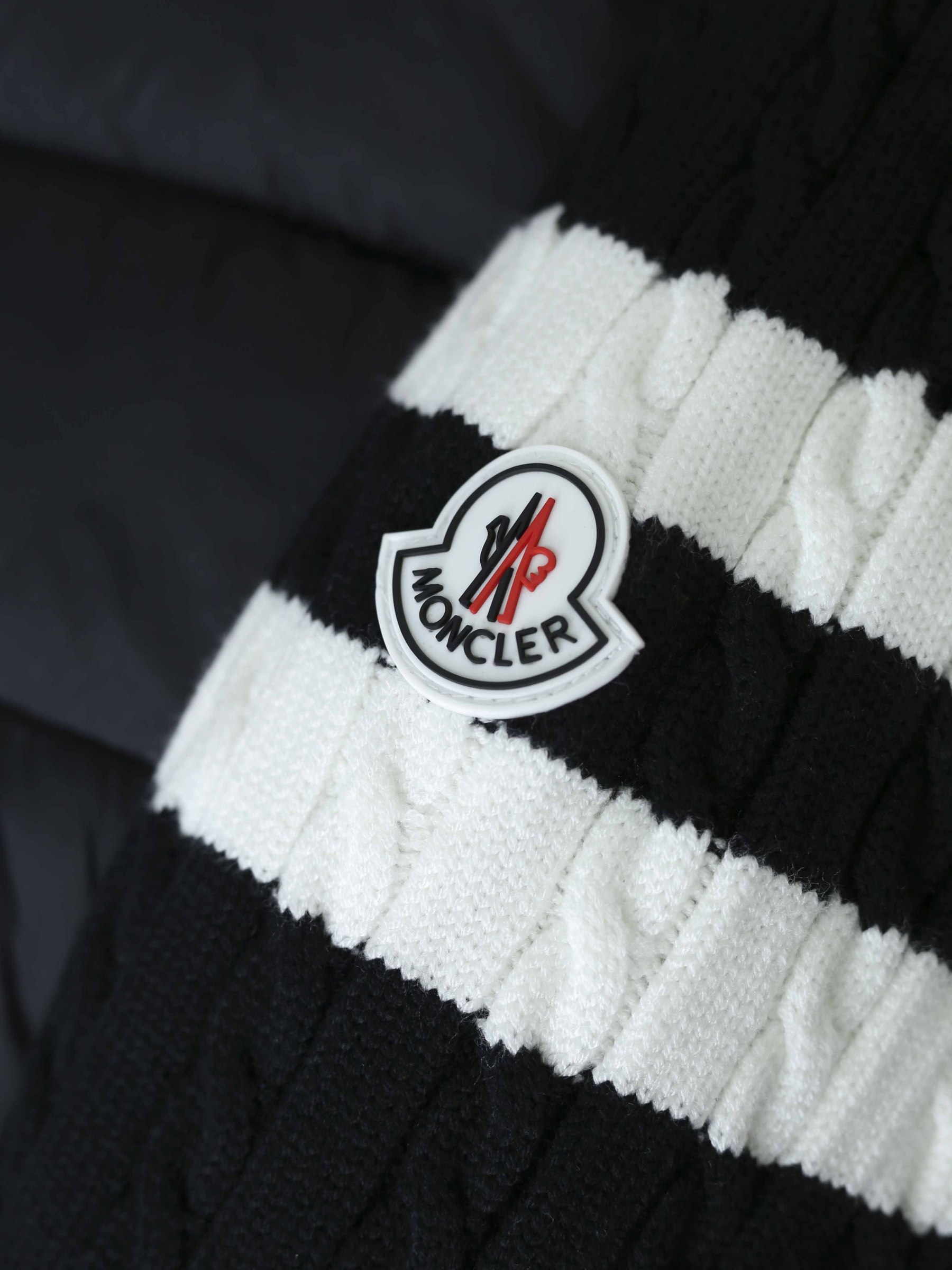 【MONCLER 公式旗艦店】モンクレール ダウンジャケット ご好評に付き再入荷！