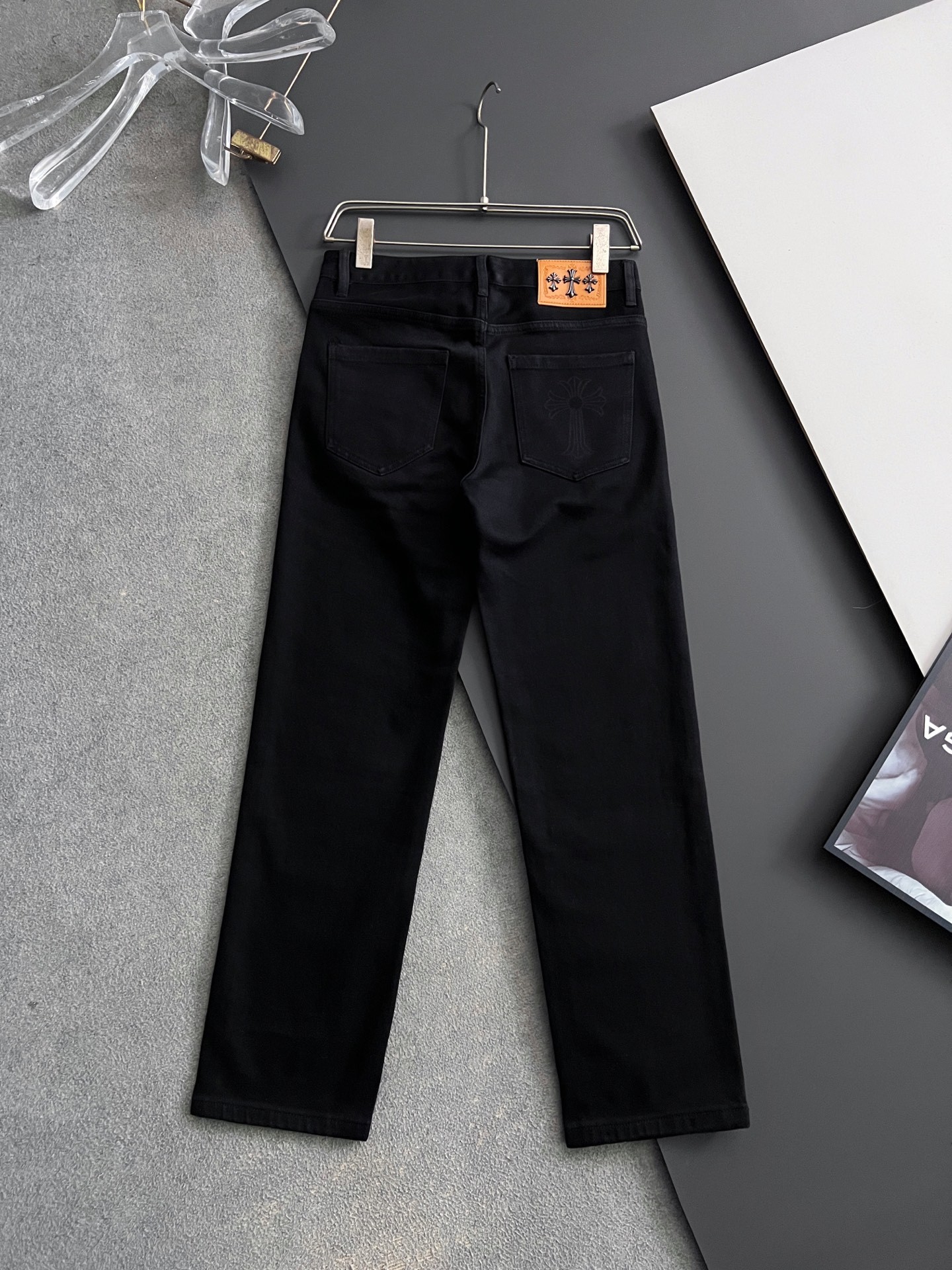 【CHROME HEARTS 公式旗艦店】クロムハーツ ジーパン、ご好評に付き再入荷！