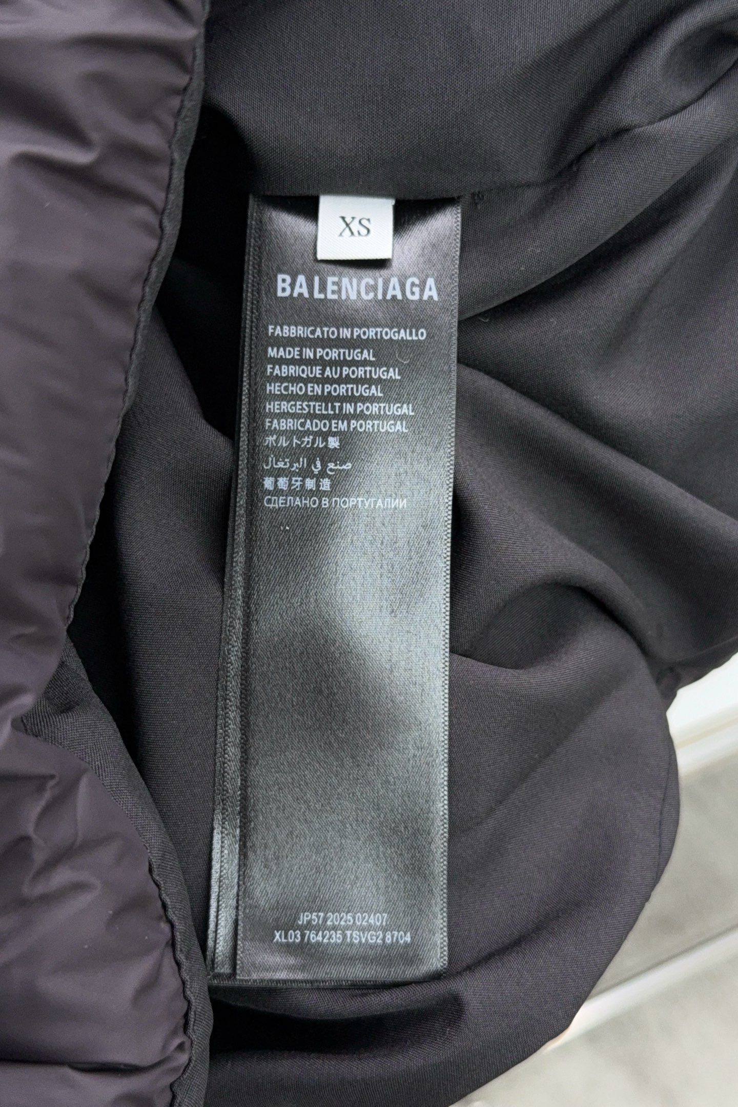 【BALENCIAGA旗艦店】バレンシアガ ダウンジャケット ご好評に付き再入荷！