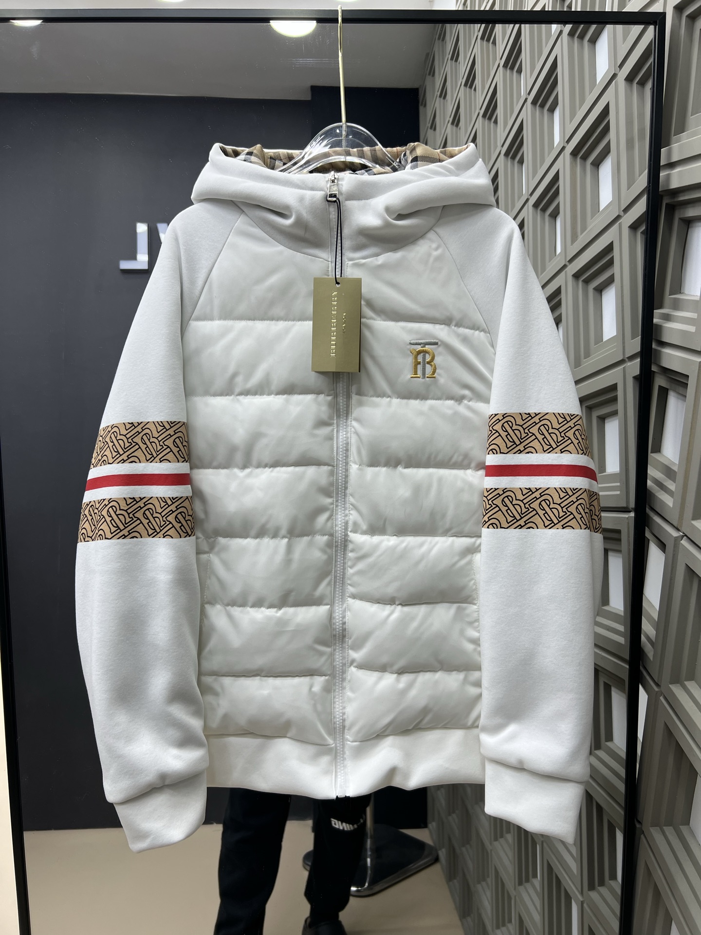 【BURBERRY旗艦店】バーバリー ダウンジャケット ご好評に付き再入荷！