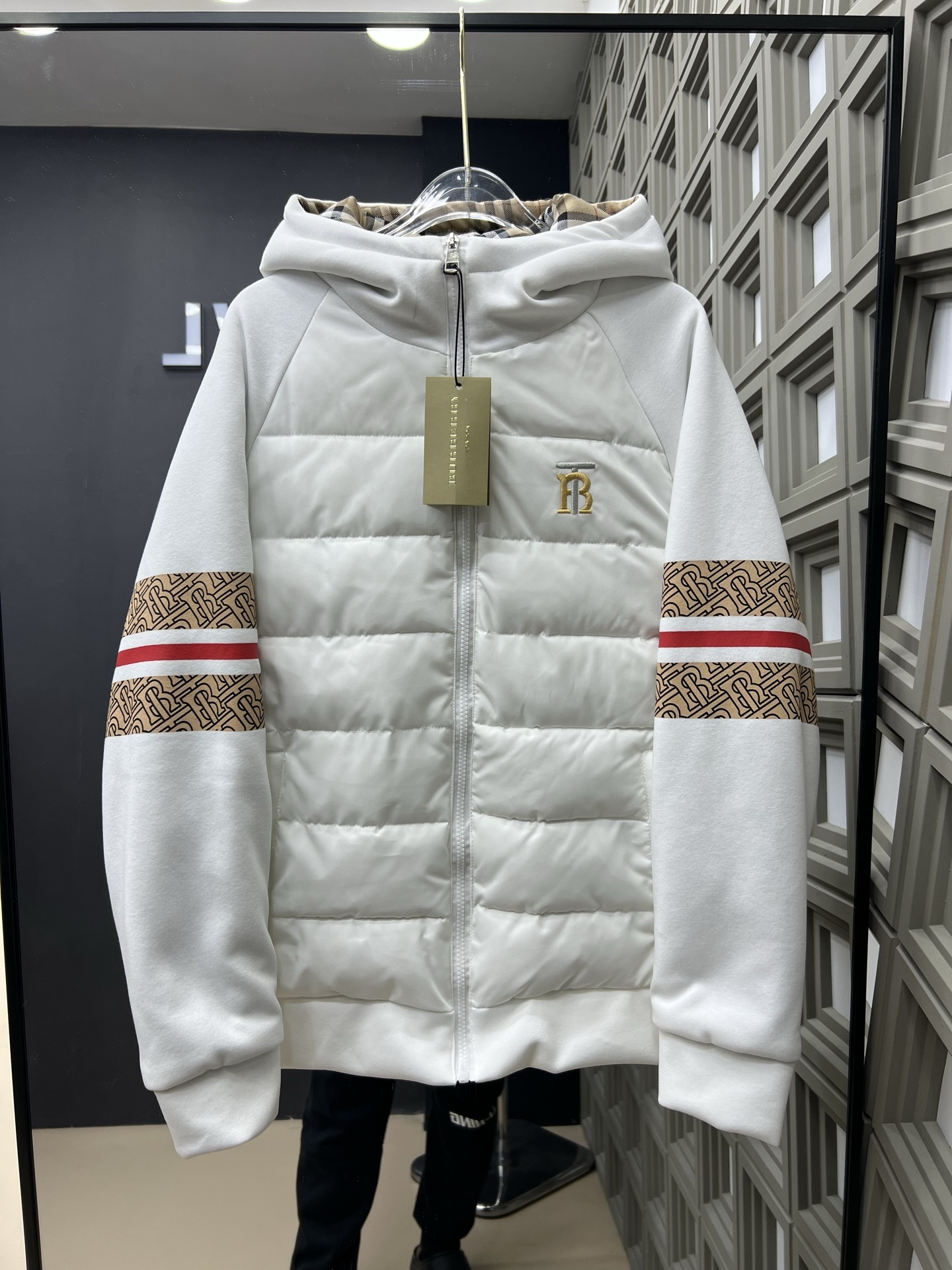 【BURBERRY旗艦店】バーバリー ダウンジャケット ご好評に付き再入荷！