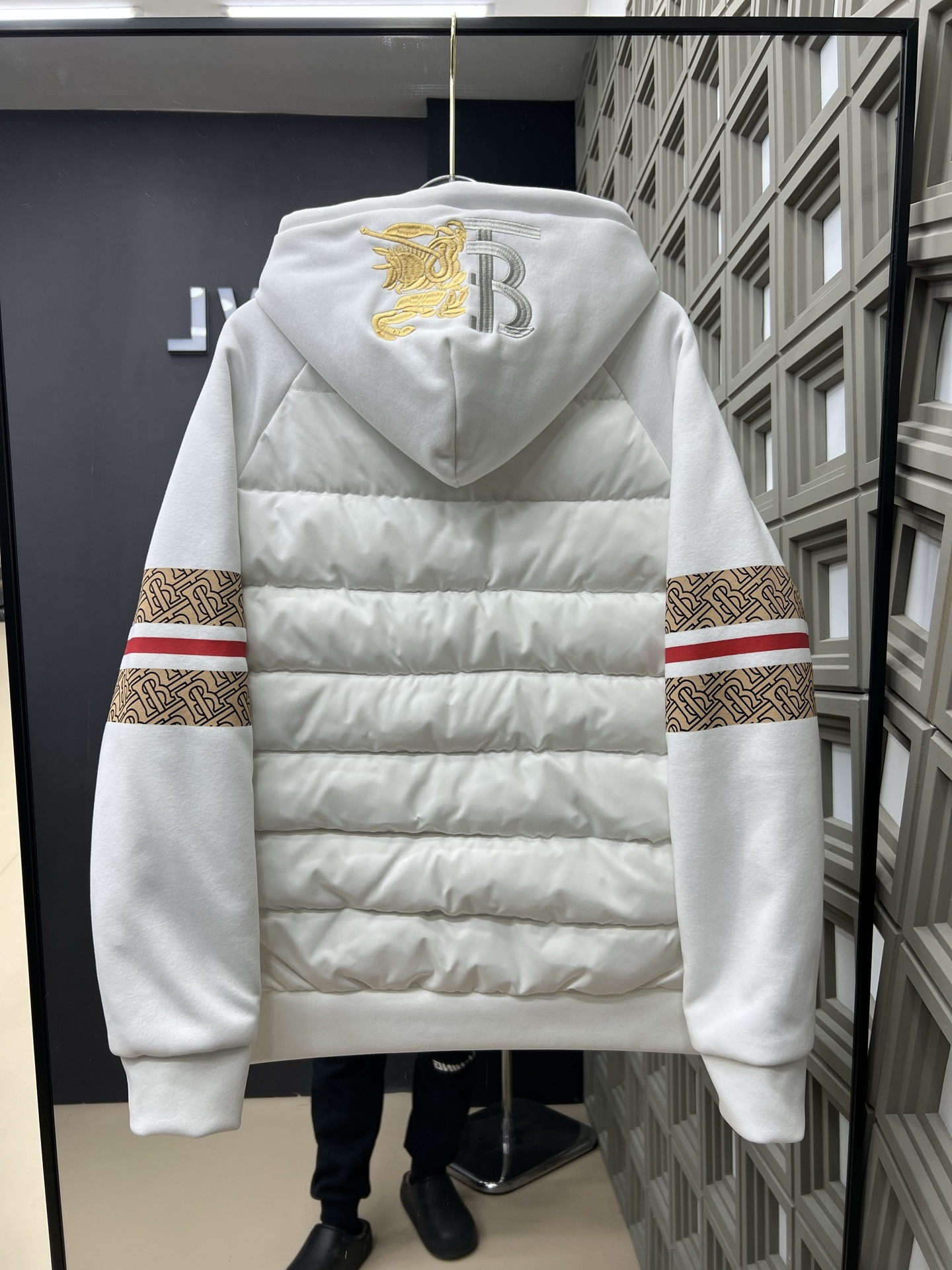 【BURBERRY旗艦店】バーバリー ダウンジャケット ご好評に付き再入荷！
