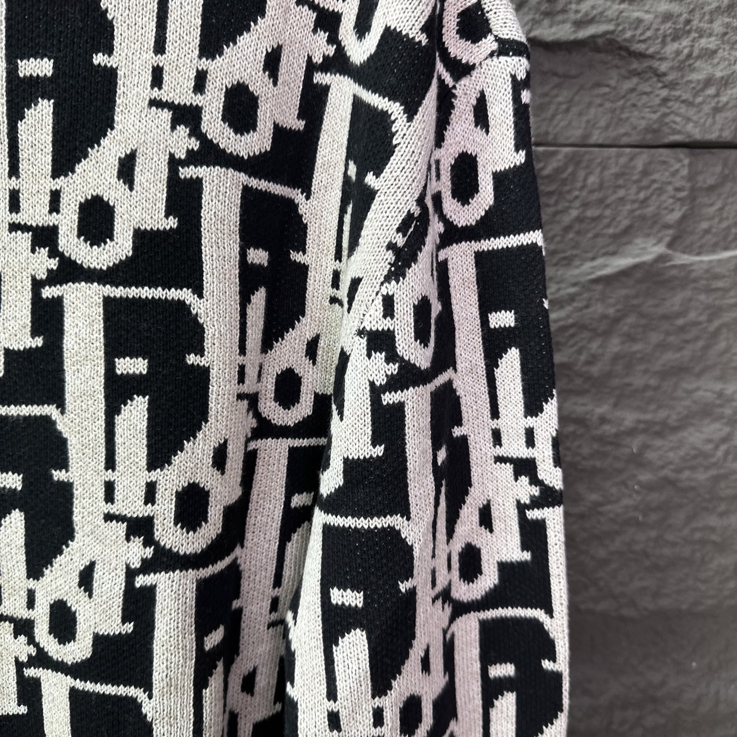 【DIOR旗艦店】ディオール セーター ご好評に付き再入荷！