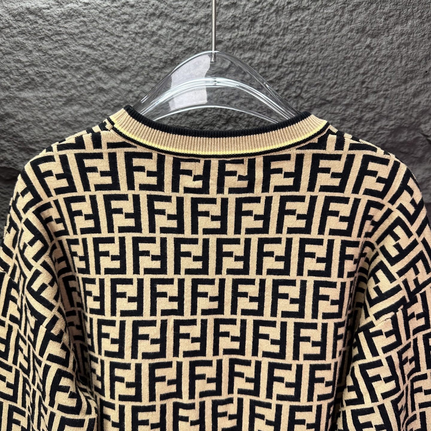 【FENDI旗艦店】フェンディ セーター 男女兼用 ご好評に付き再入荷！