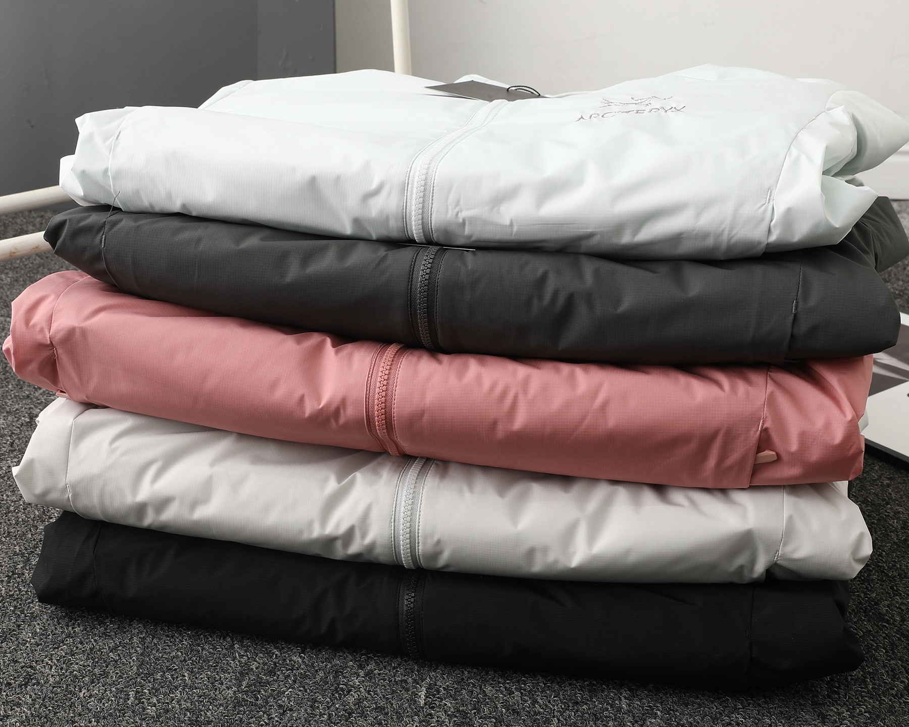 【ARC'TERYX旗艦店】ダウンジャケット ご好評に付き再入荷！