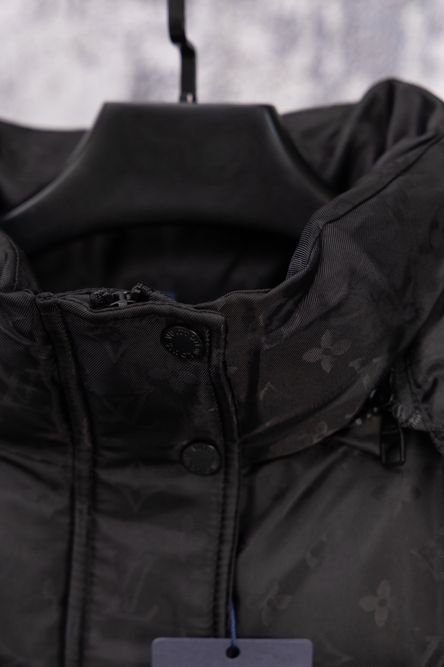 【LOUIS VUITTON旗艦店】ルイヴィトン ダウンジャケット ご好評に付き再入荷！