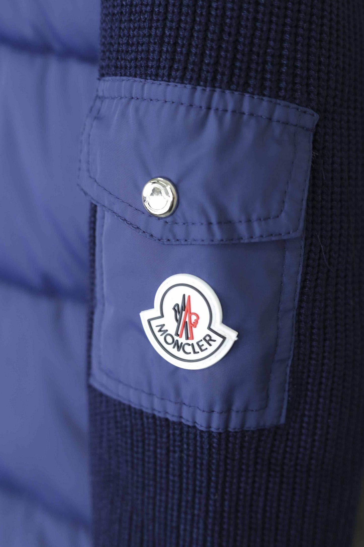 【MONCLER 公式旗艦店】モンクレール ダウンジャケット ご好評に付き再入荷！