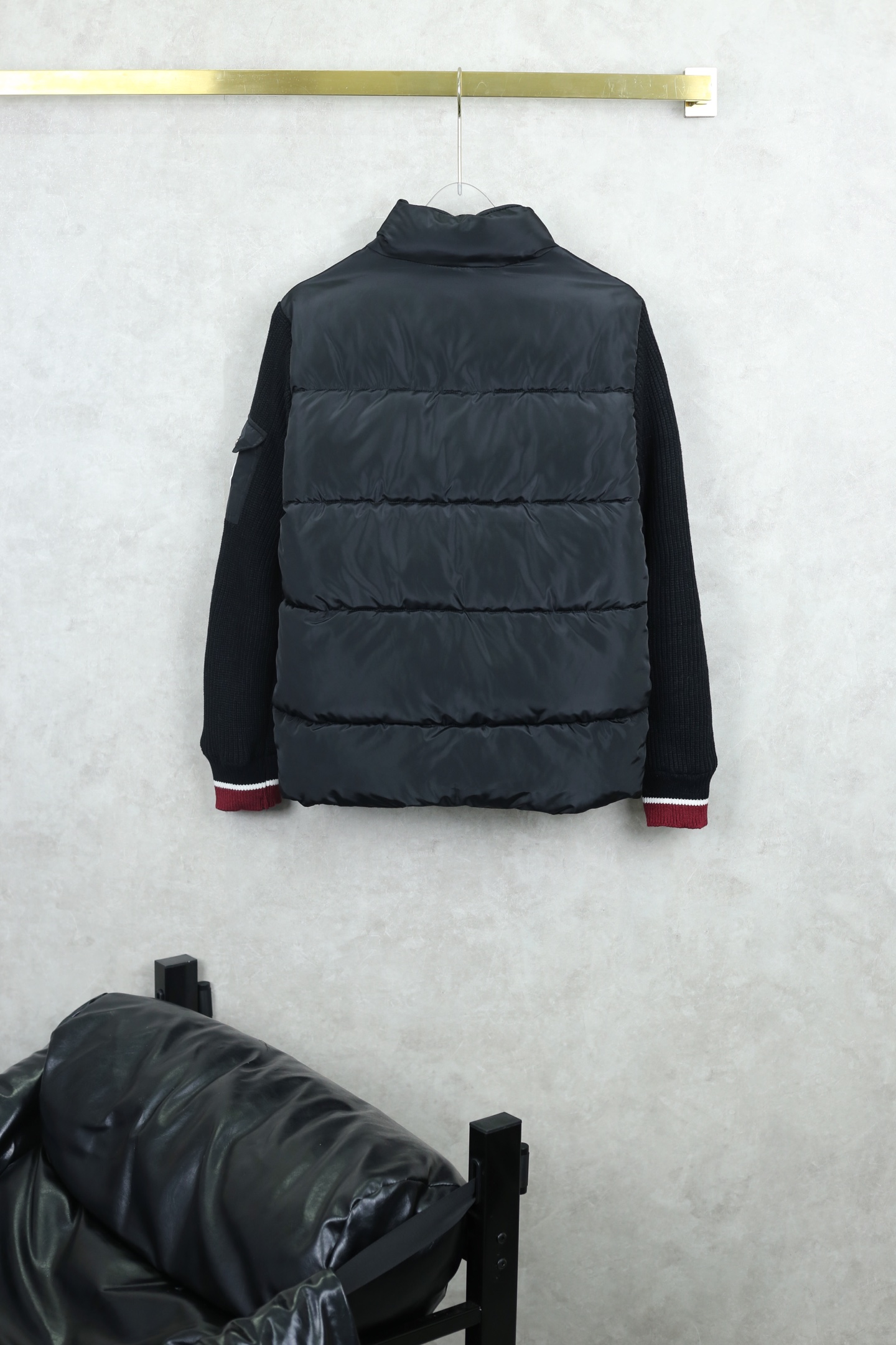 【MONCLER 公式旗艦店】モンクレール ダウンジャケット ご好評に付き再入荷！