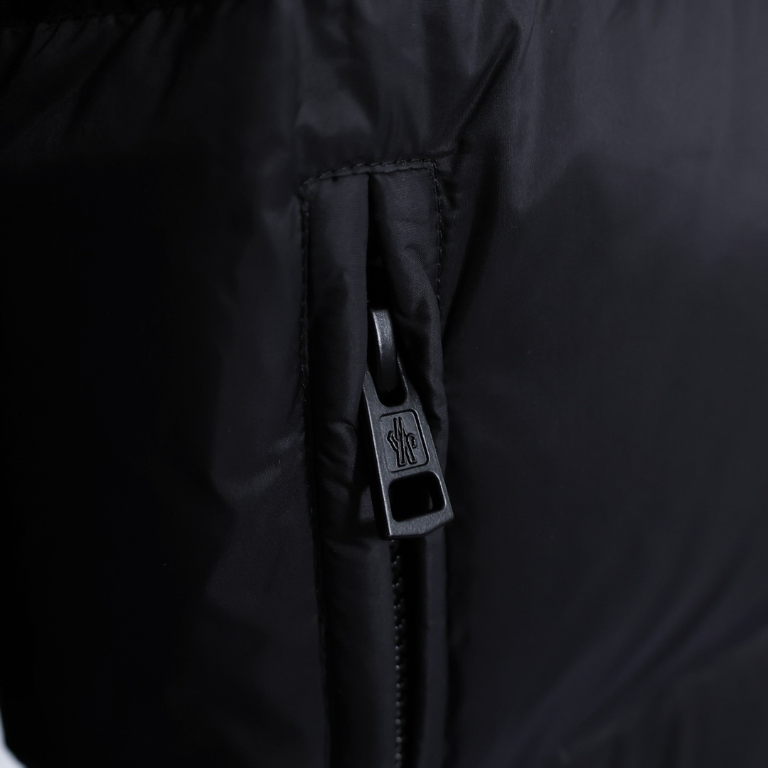 【MONCLER 公式旗艦店】モンクレール ダウンジャケット ご好評に付き再入荷！