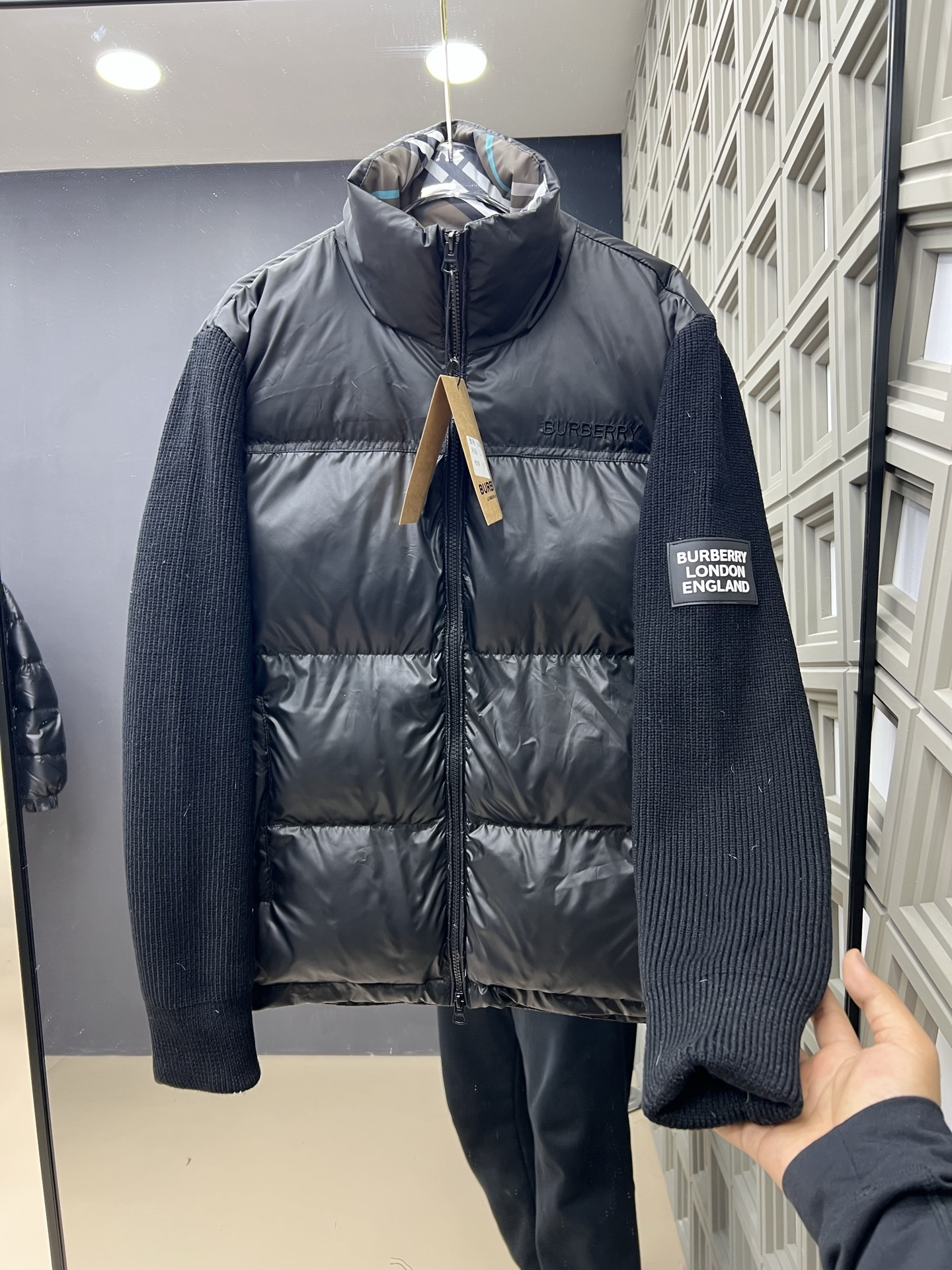 【BURBERRY旗艦店】バーバリー ダウンジャケット ご好評に付き再入荷！