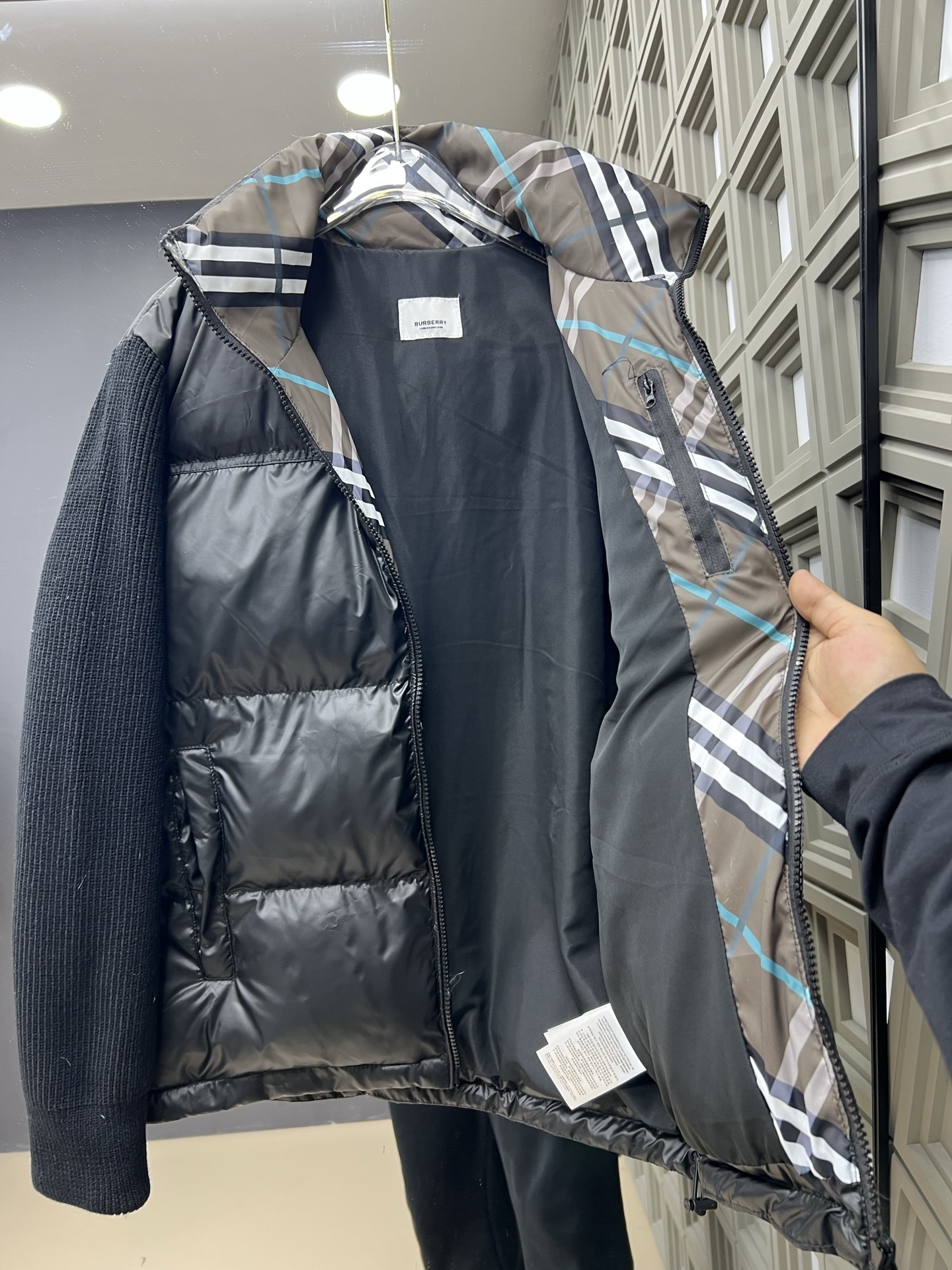 【BURBERRY旗艦店】バーバリー ダウンジャケット ご好評に付き再入荷！