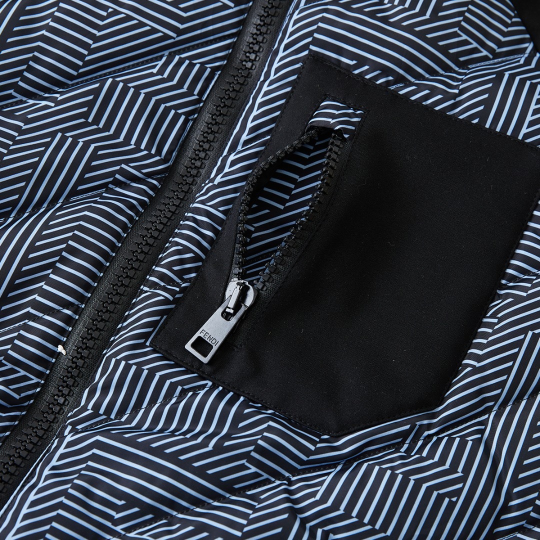 【FENDI旗艦店】フェンディ ダウンジャケット ご好評に付き再入荷！