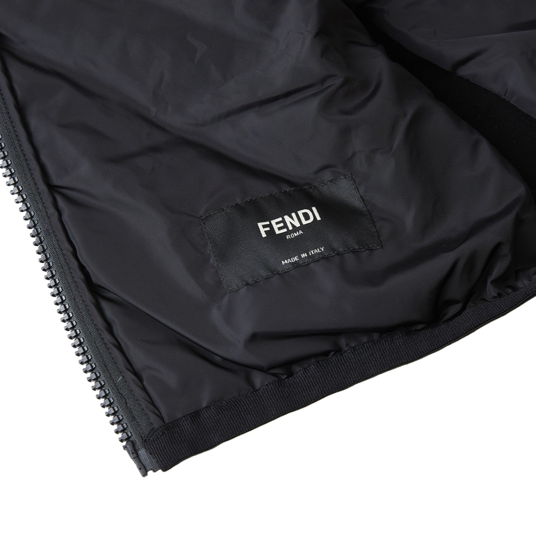 【FENDI旗艦店】フェンディ ダウンジャケット ご好評に付き再入荷！