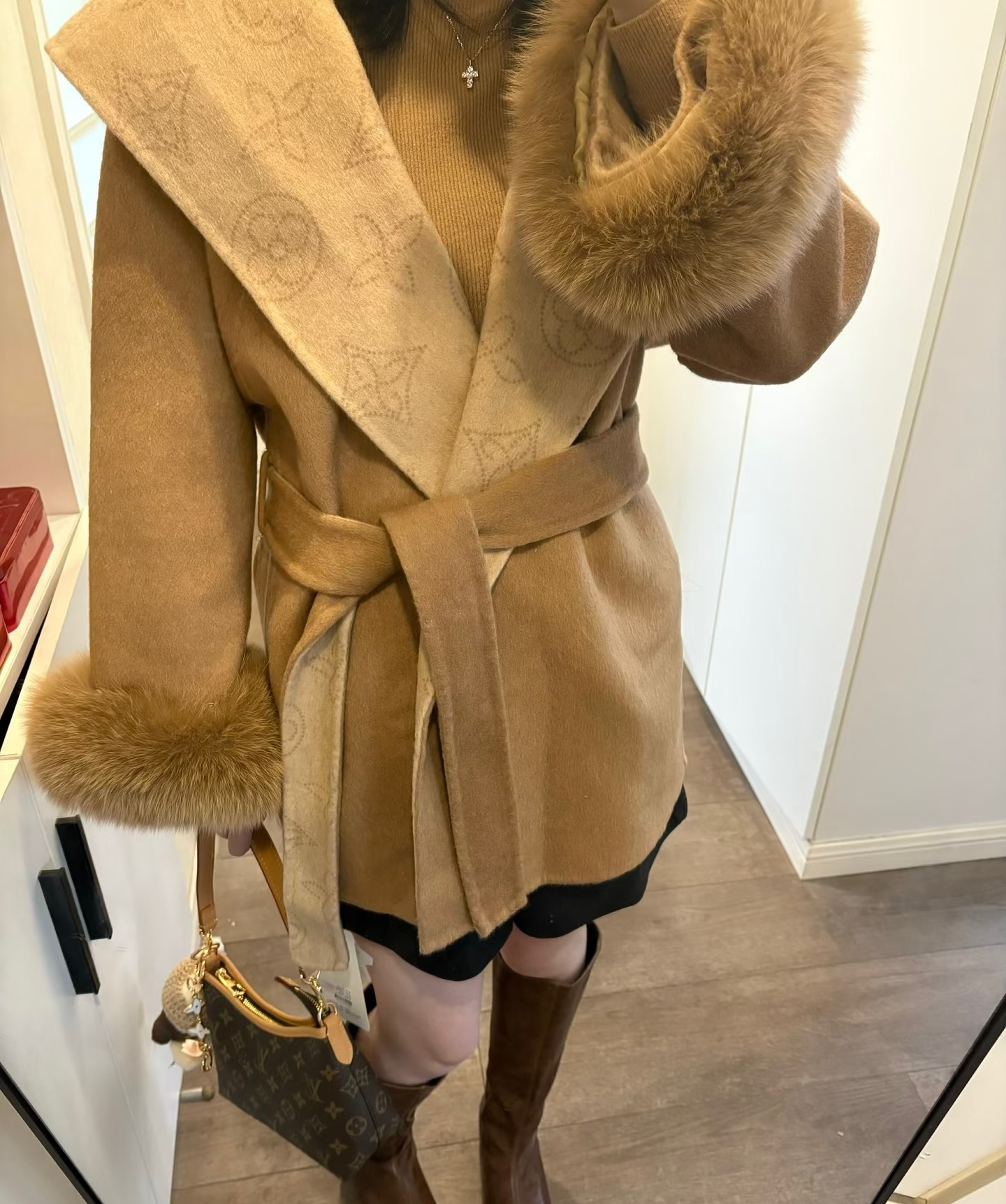 【LOUIS VUITTON旗艦店】ルイヴィトン ミドル丈のコート ご好評に付き再入荷！