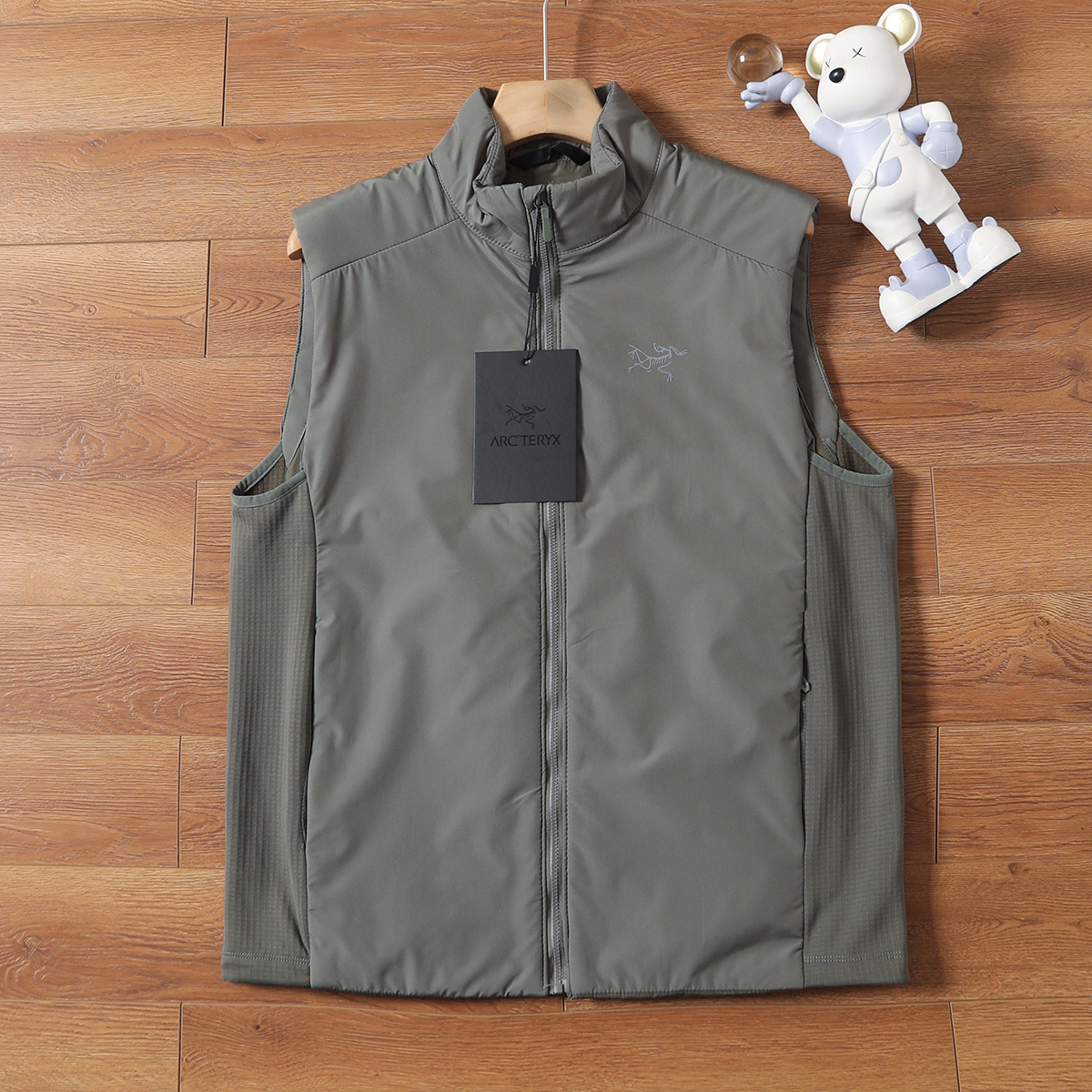 【ARC'TERYX旗艦店】ダウンベスト 男女兼用 ご好評に付き再入荷！