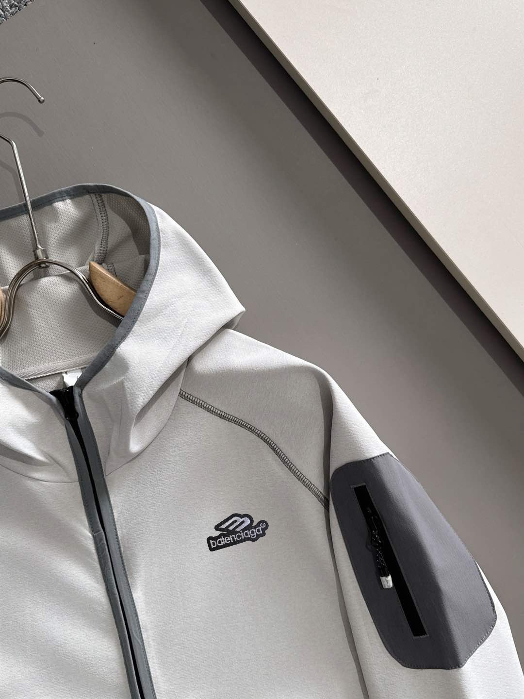 【BALENCIAGA旗艦店】バレンシアガ ジャケット ご好評に付き再入荷！