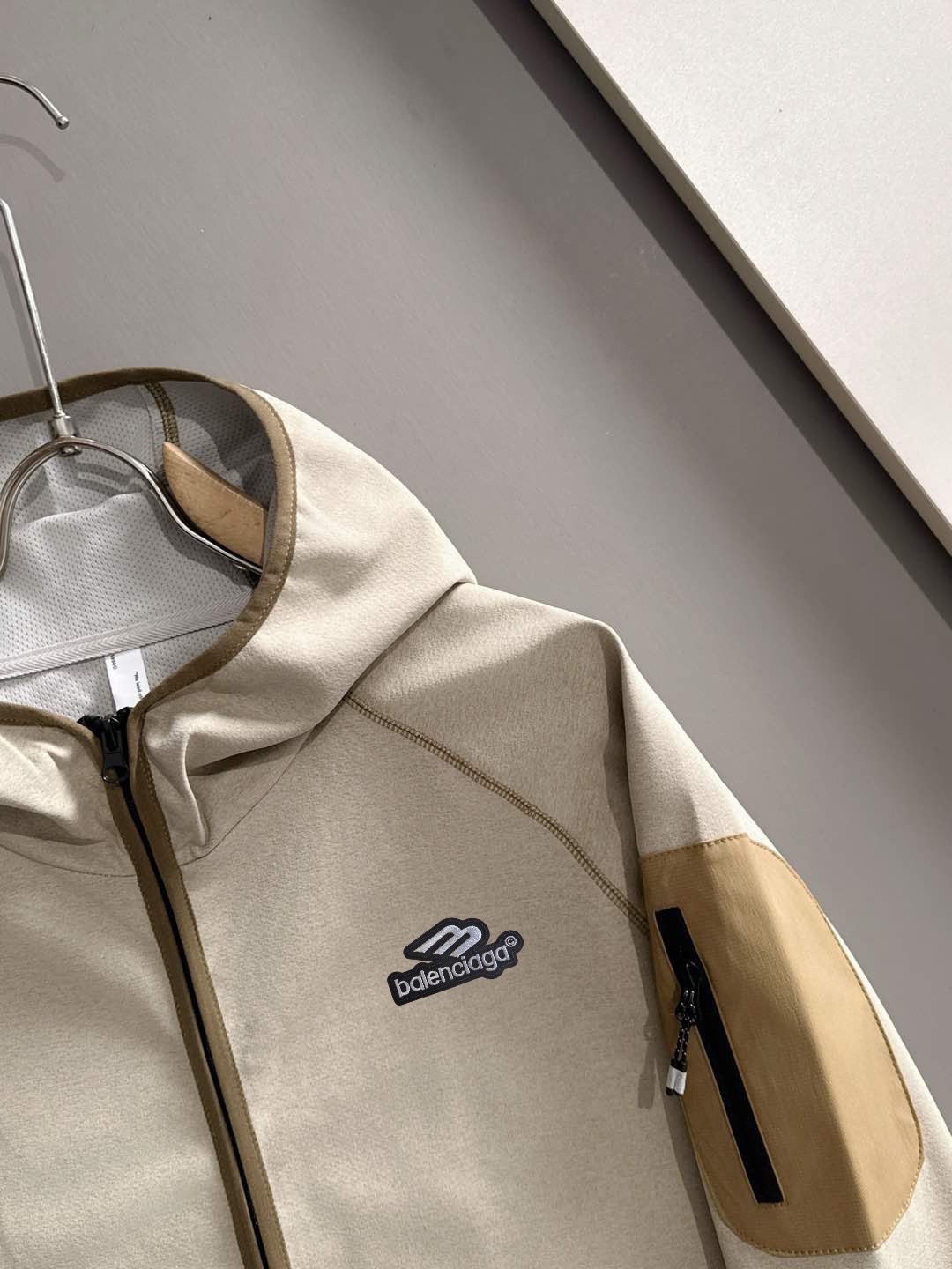 【BALENCIAGA旗艦店】バレンシアガ ジャケット ご好評に付き再入荷！