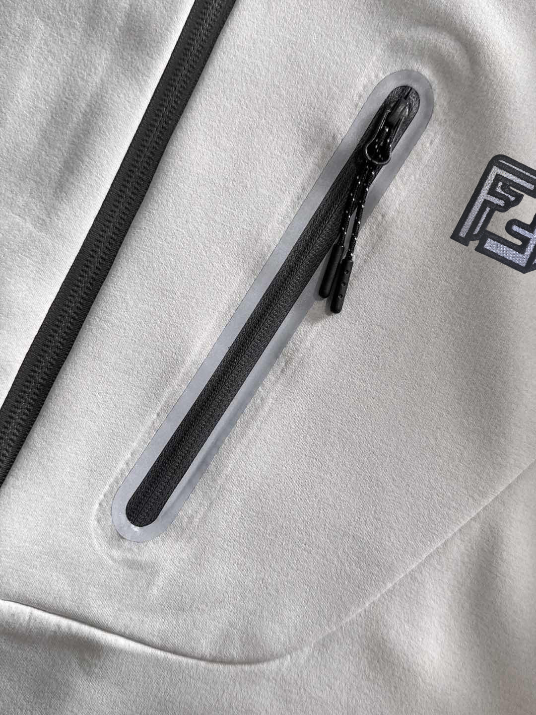 【FENDI旗艦店】フェンディ ジャケット 、ご好評に付き再入荷！