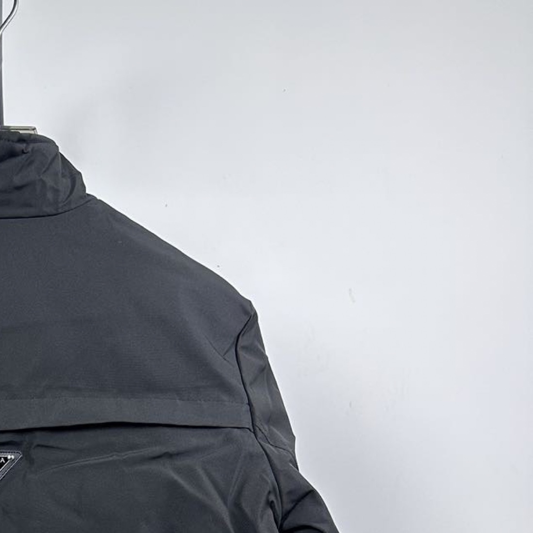 【PRADA旗艦店】プラダ ダウンジャケット ご好評に付き再入荷！