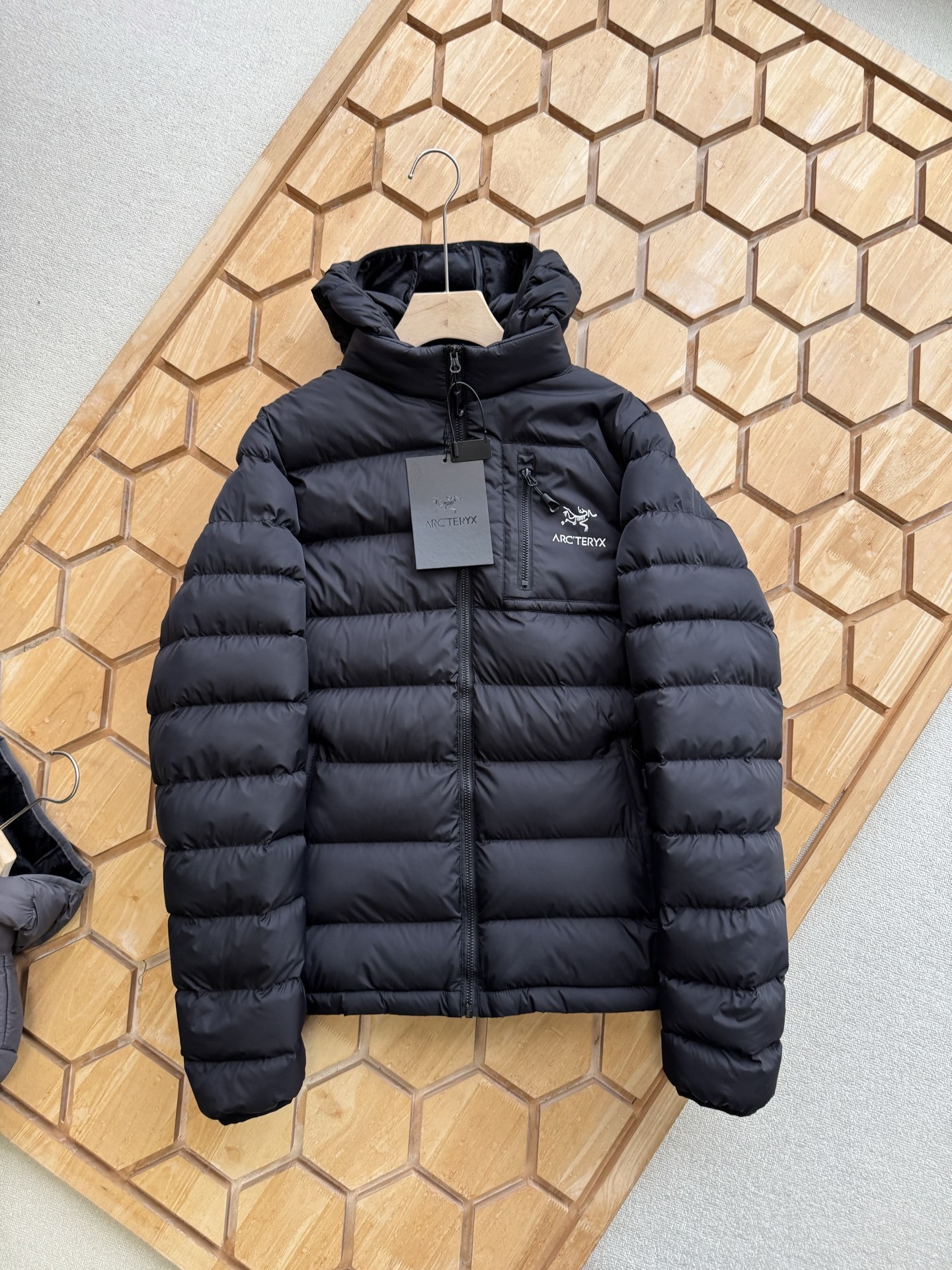 【ARC'TERYX 公式旗艦店】ダウンジャケット ご好評に付き再入荷！