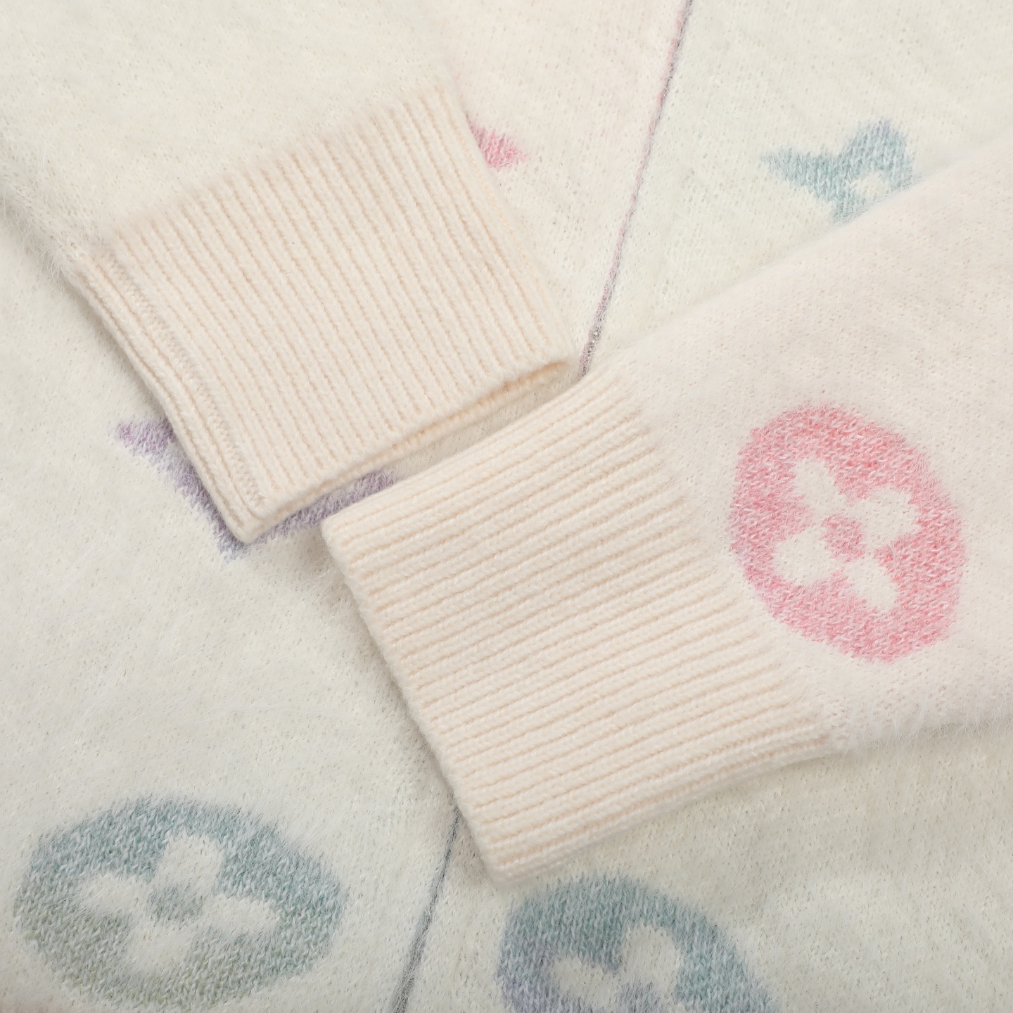 【LOUIS VUITTON旗艦店】ルイヴィトン フード付きジャケット ご好評に付き再入荷！