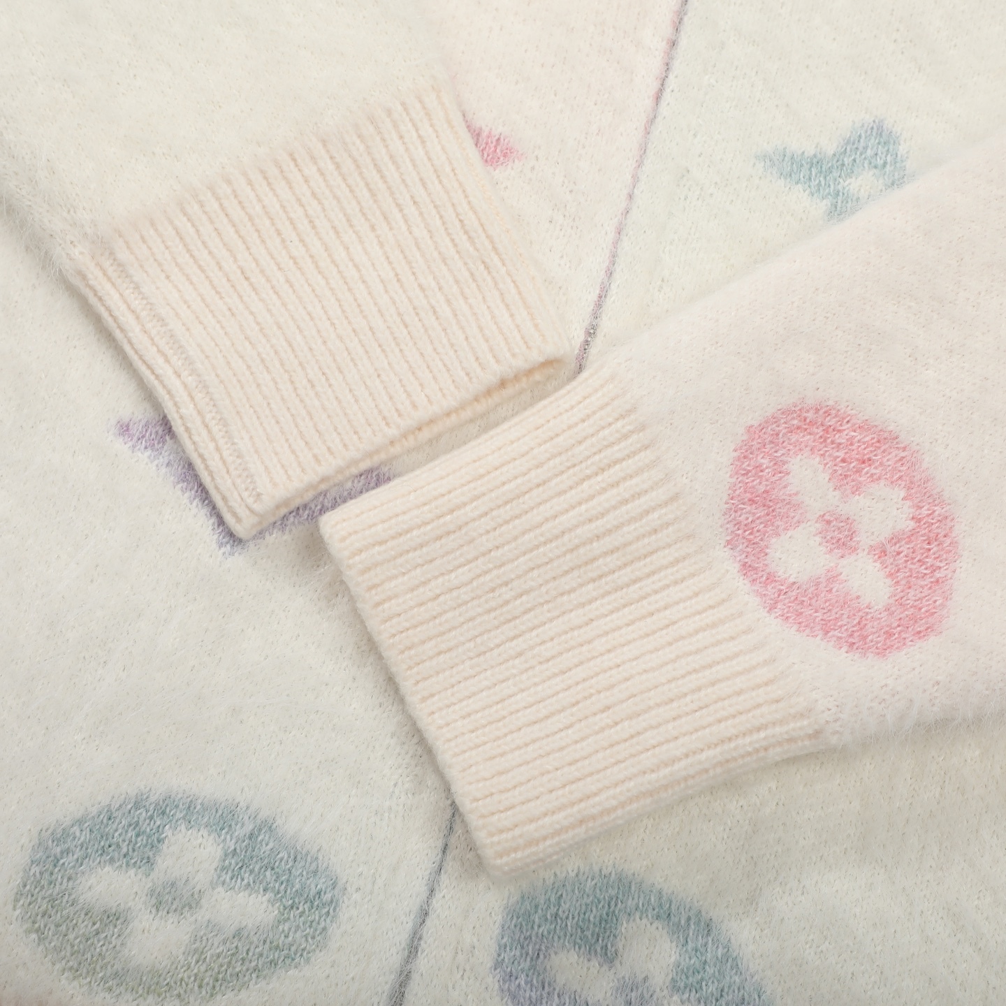 【LOUIS VUITTON旗艦店】ルイヴィトン フード付きジャケット ご好評に付き再入荷！