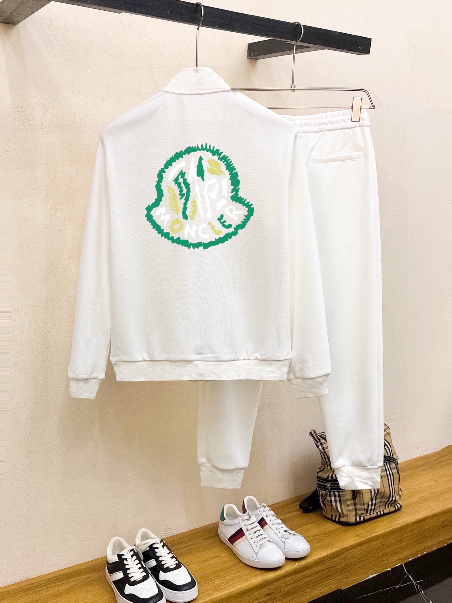 【MONCLER旗艦店】モンクレール 上下セット セットアップ ご好評に付き再入荷！