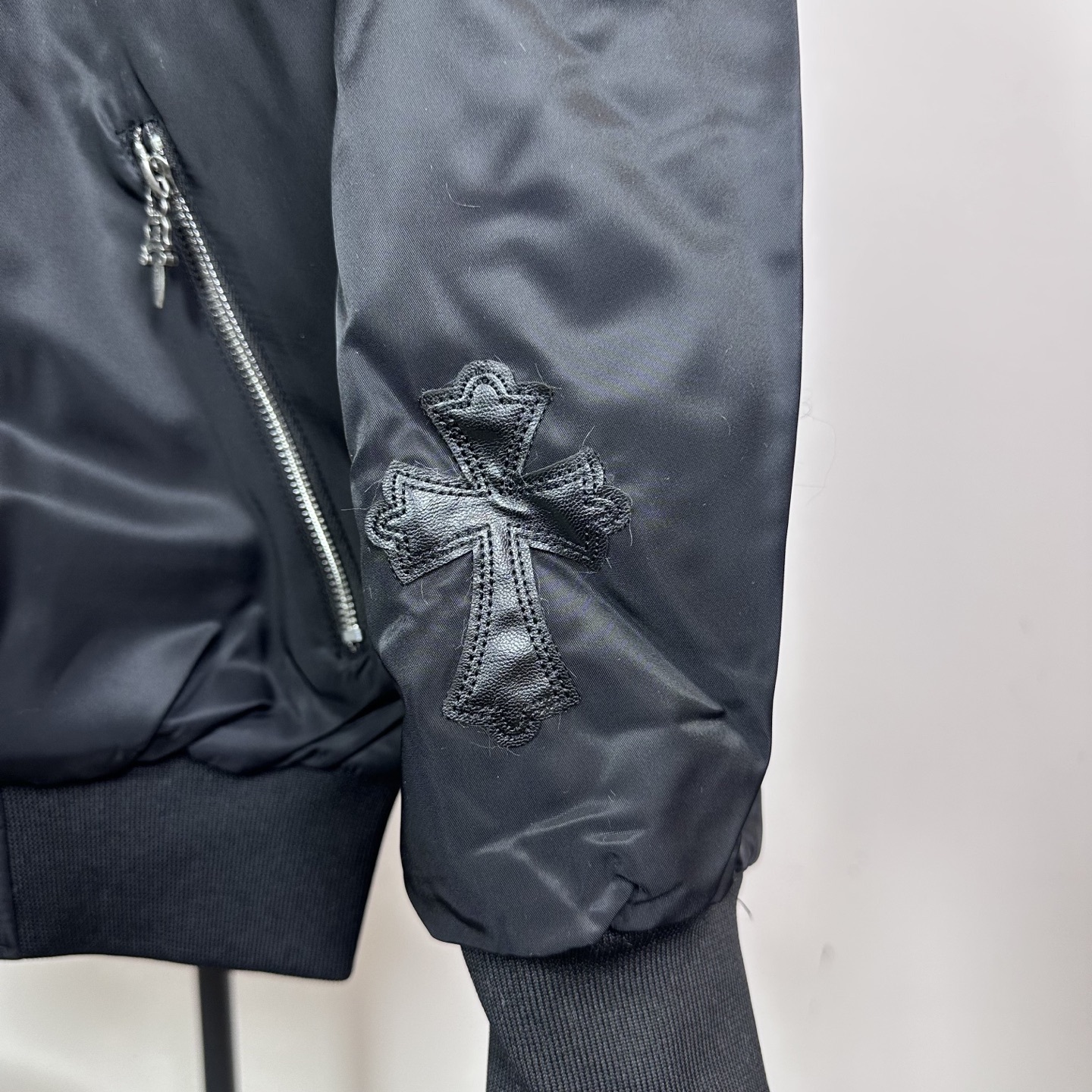 【CHROME HEARTS旗艦店】クロムハーツ ジャケット ご好評に付き再入荷！