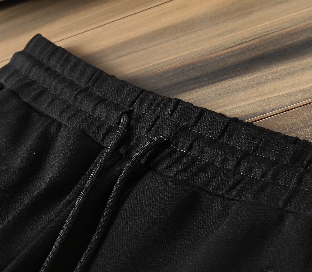 【MONCLER旗艦店】モンクレール 上下セット セットアップ ご好評に付き再入荷！