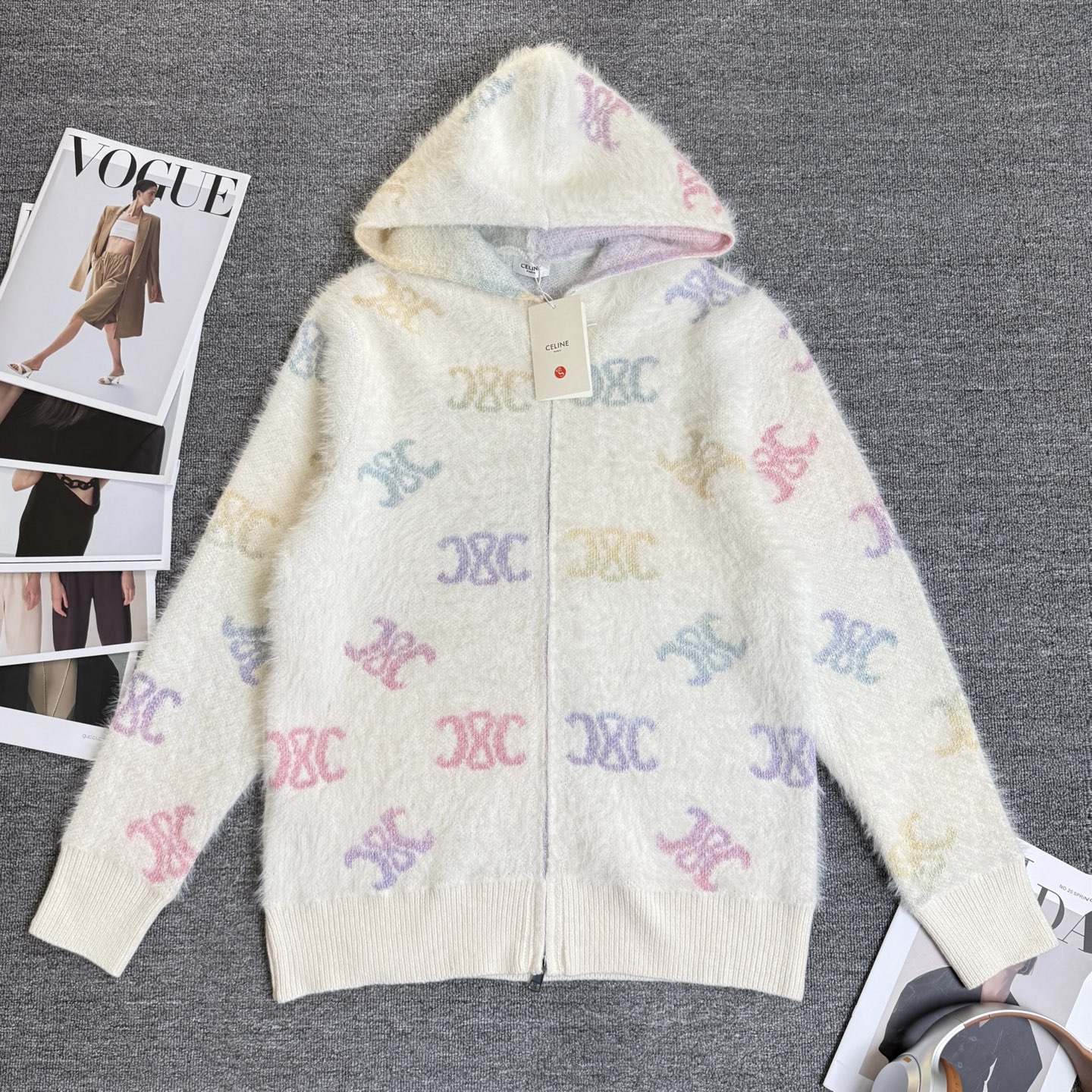 【CELINE旗艦店】セリーヌ フード付きジャケット ご好評に付き再入荷！