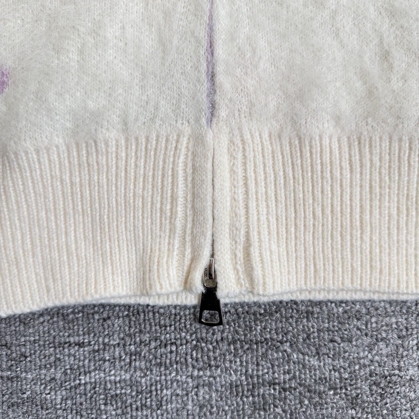 【CELINE旗艦店】セリーヌ フード付きジャケット ご好評に付き再入荷！