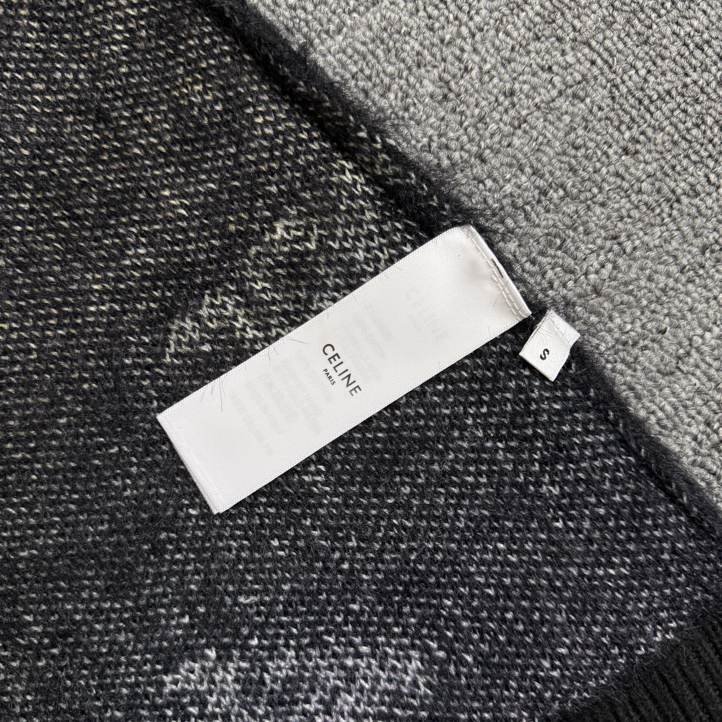 【CELINE旗艦店】セリーヌ フード付きジャケット ご好評に付き再入荷！