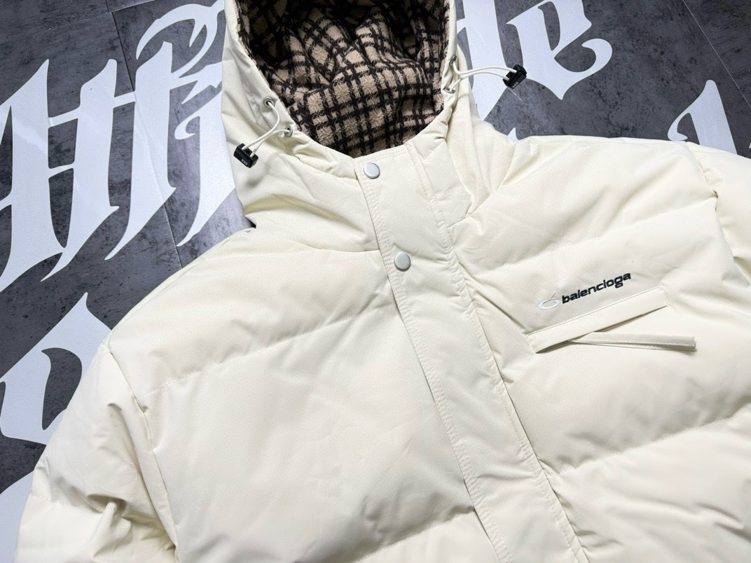 【BALENCIAGA旗艦店】バレンシアガ ダウンジャケット ご好評に付き再入荷！