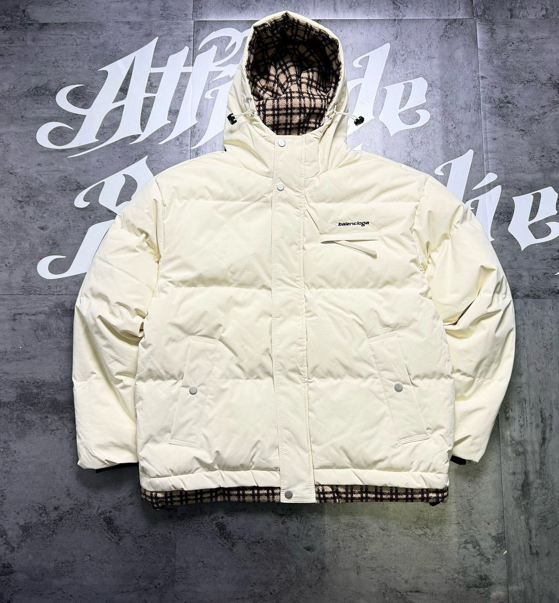 【BALENCIAGA旗艦店】バレンシアガ ダウンジャケット ご好評に付き再入荷！