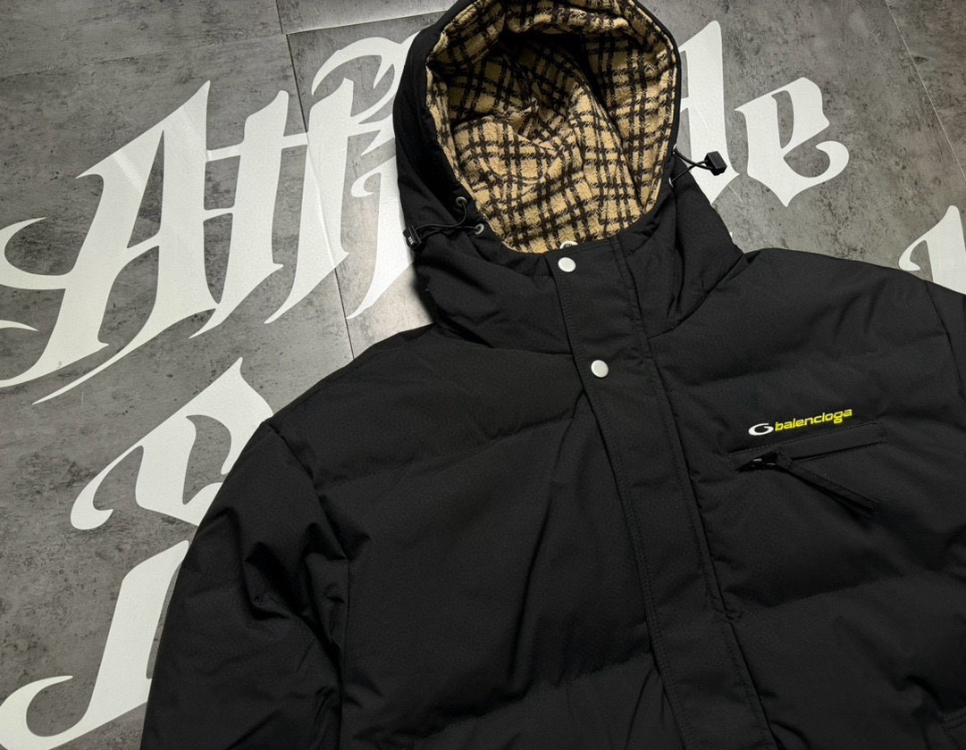 【BALENCIAGA旗艦店】バレンシアガ ダウンジャケット ご好評に付き再入荷！