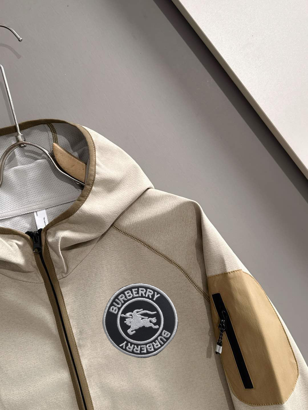 【BURBERRY旗艦店】バーバリー ジャケット 、ご好評に付き再入荷！