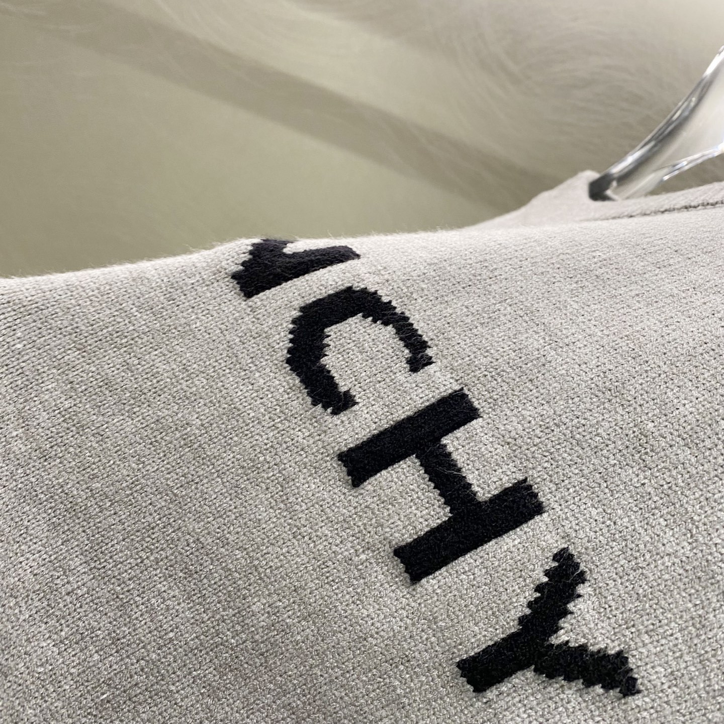 【GIVENCHY旗艦店】ジバンシー セーター ご好評に付き再入荷！