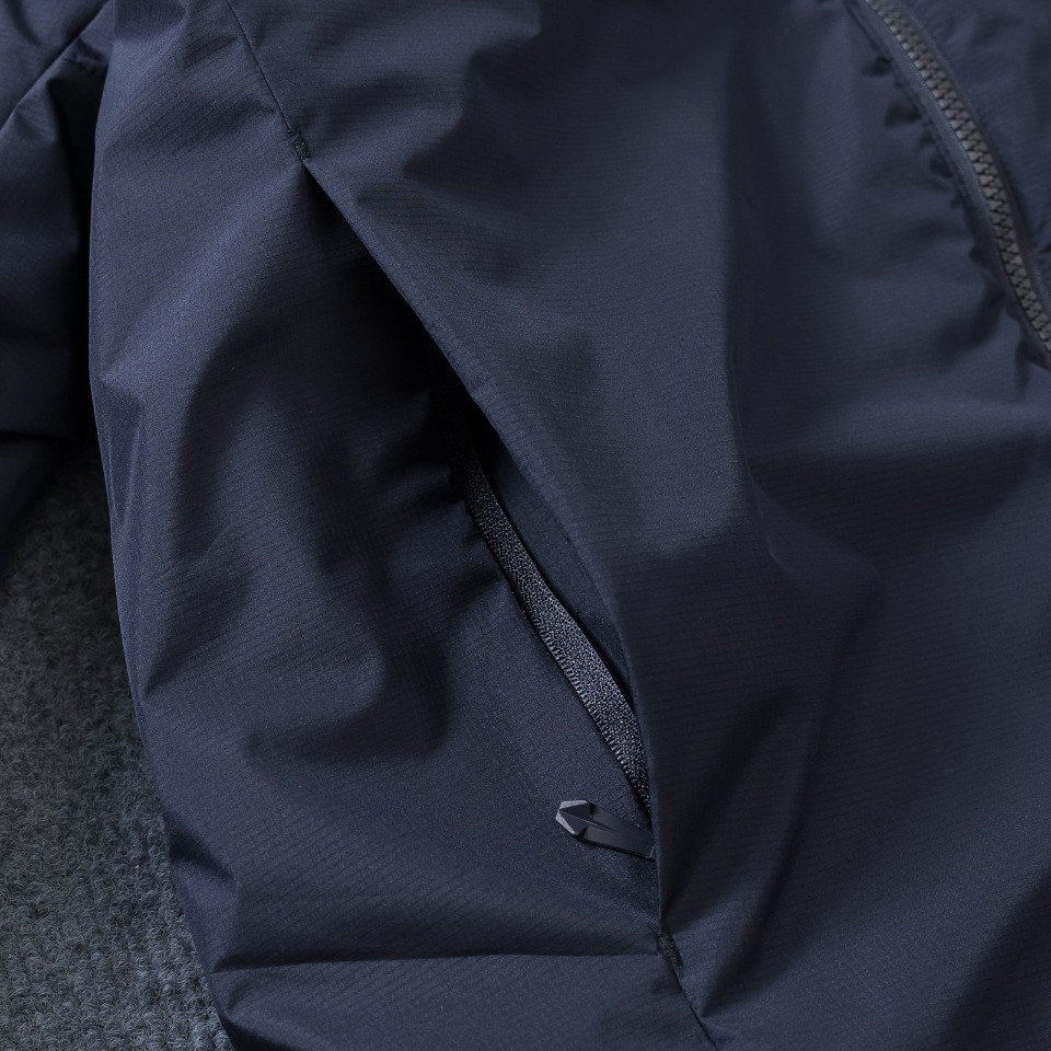 【ARC'TERYX旗艦店】ダウンジャケットご好評に付き再入荷！