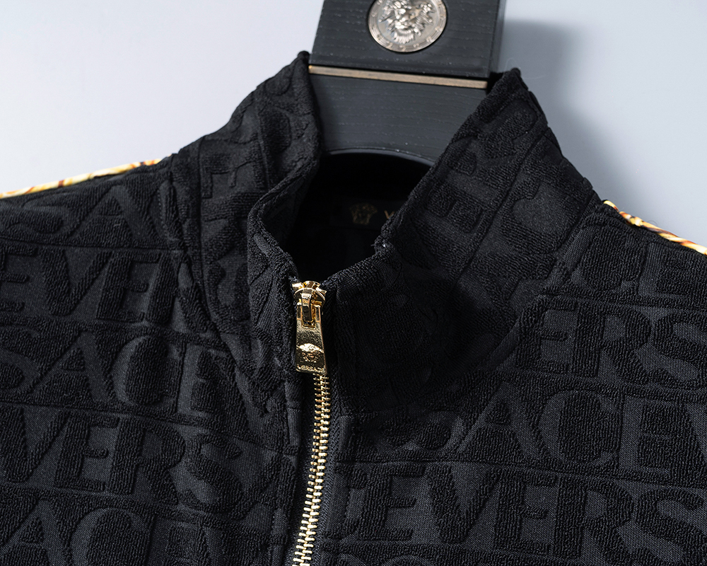 【VERSACE旗艦店】ヴェルサーチ 上下セット セットアップ ご好評に付き再入荷！